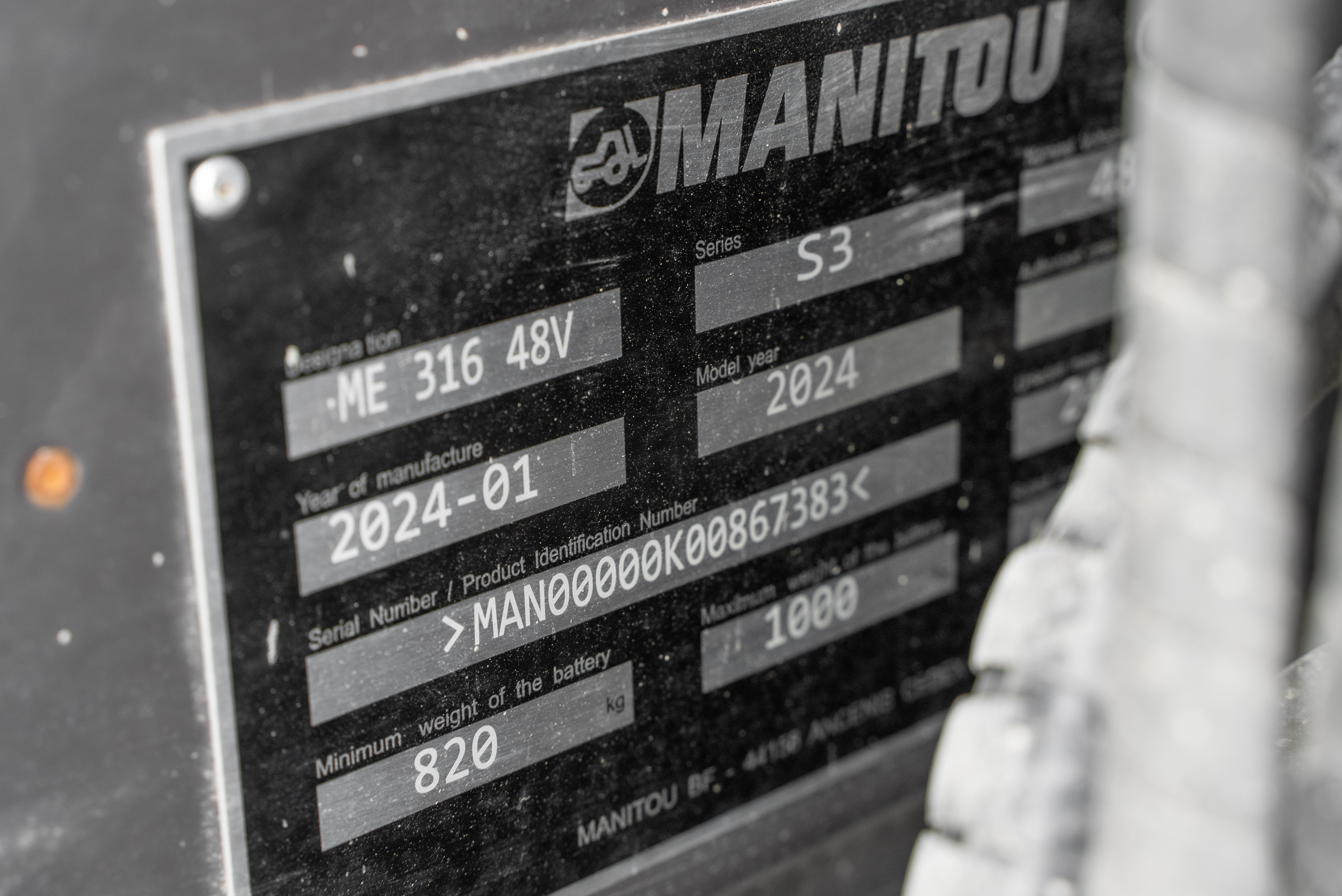 ME 316 48V S3 - Identification plate