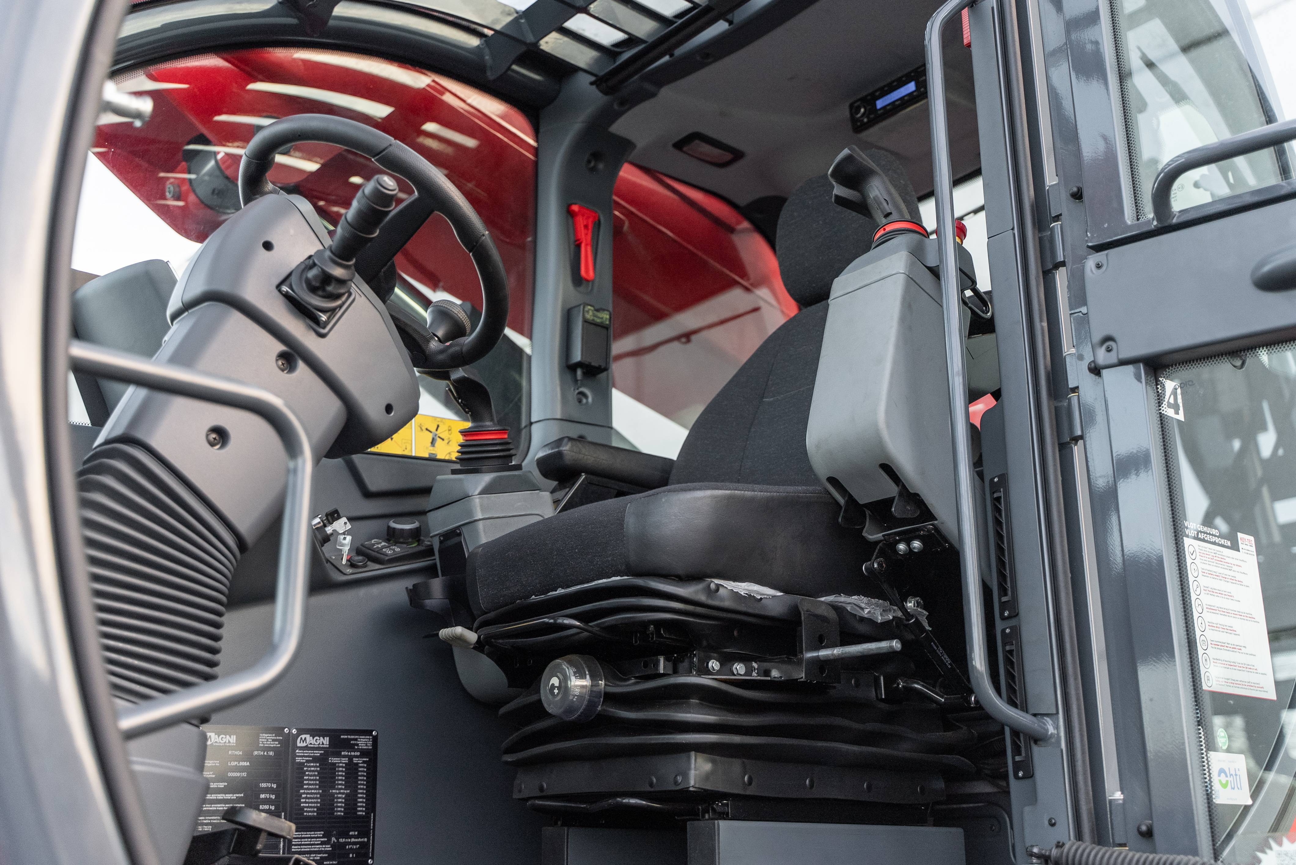 RTH 4.18 - Interior back