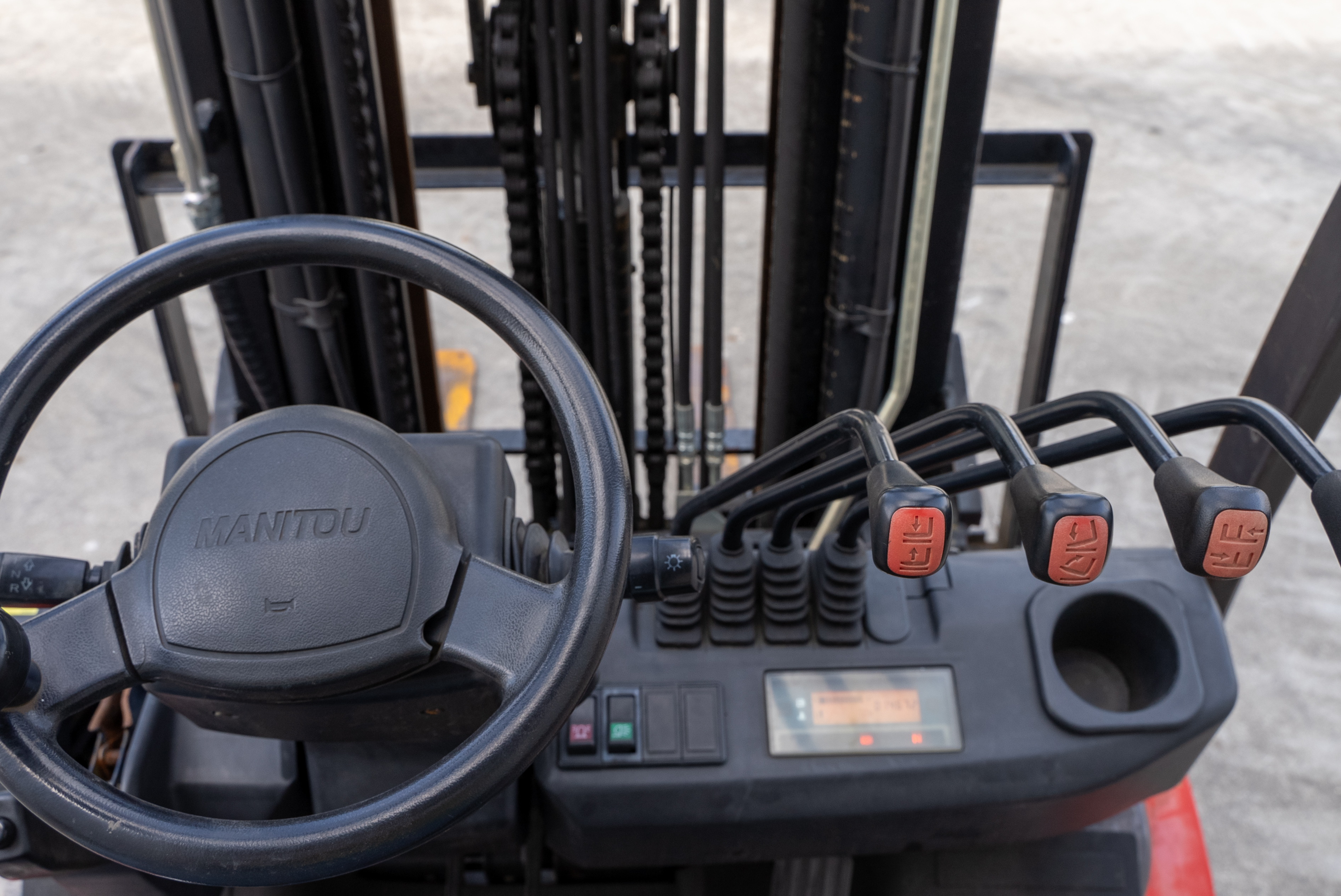 MI 25 D Y E3 S3 - Interior front