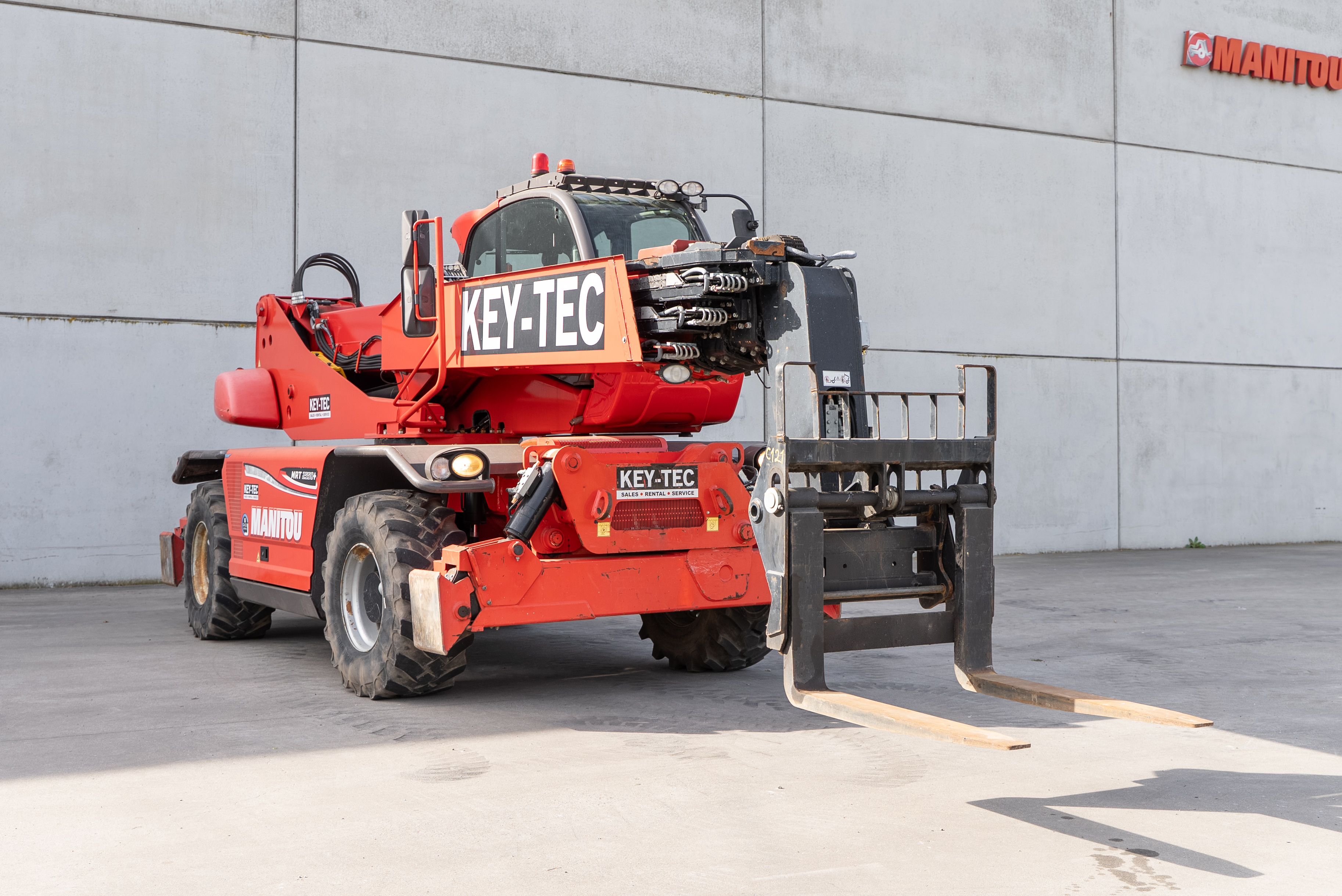 Manitou - Verreikers - MRT 2550 PRIV+ ST4 S2 - frontright