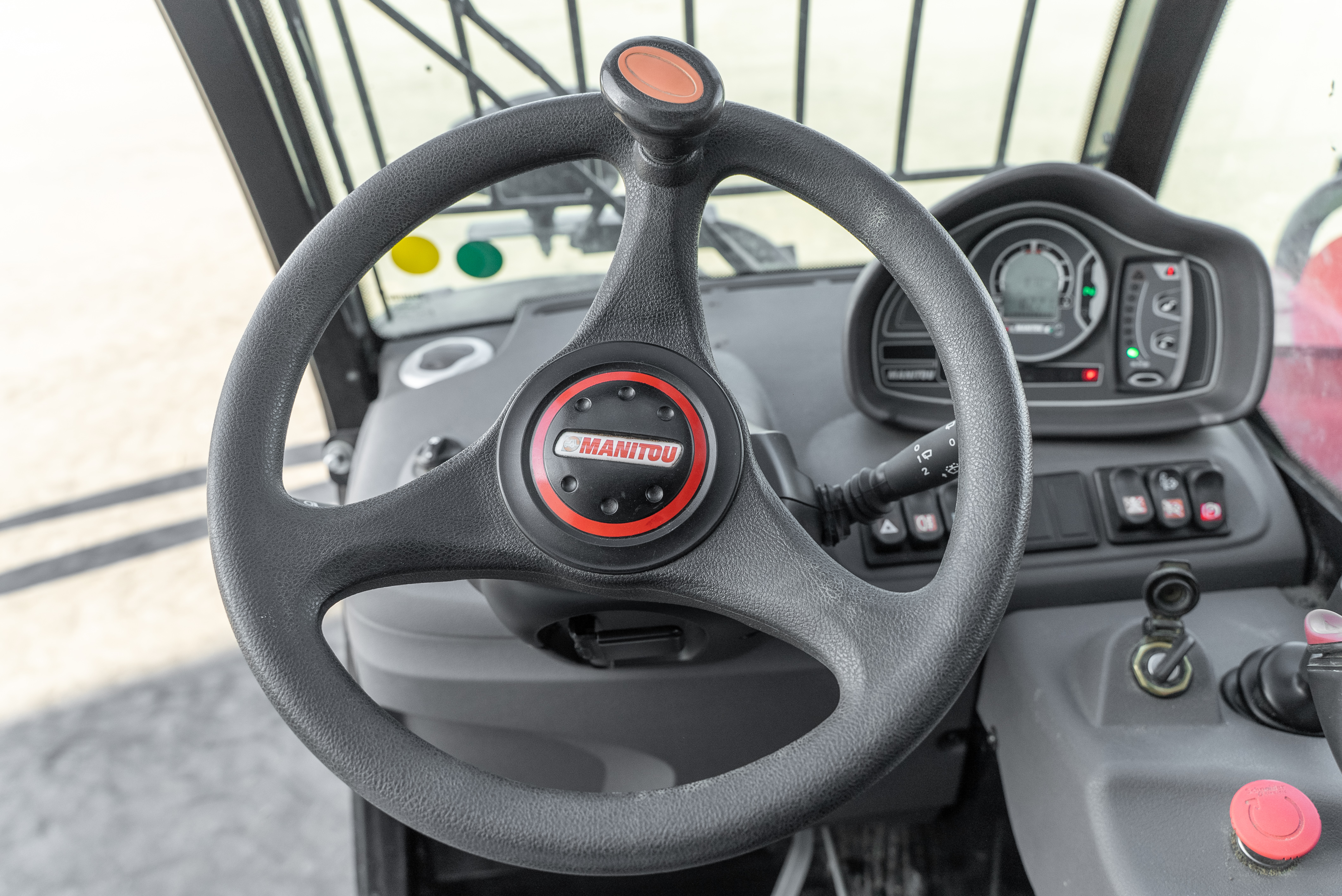 MT 625 H COMFORT 75K ST5 S1 - Interior front