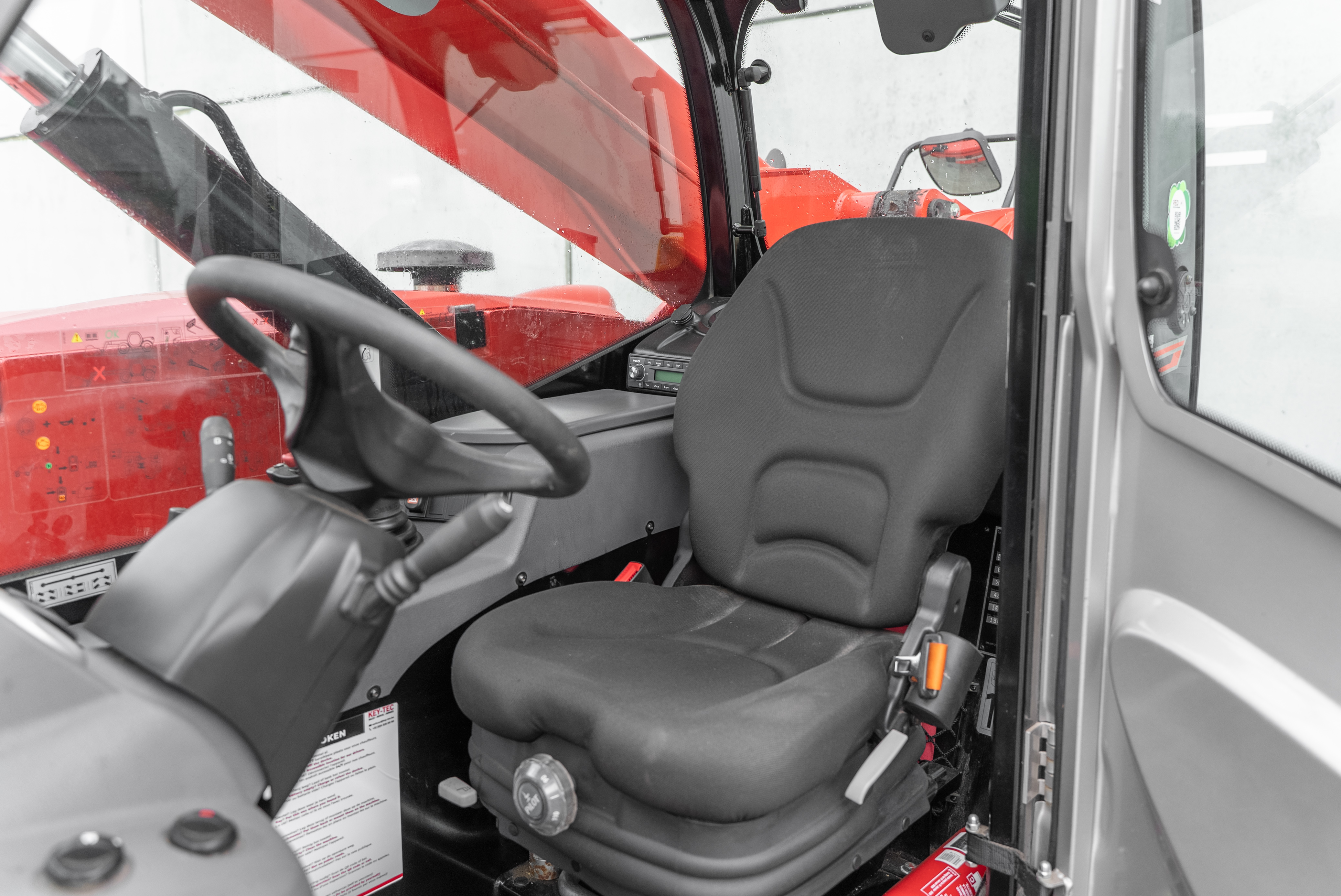 Manitou - Telehandlers - MT 625 H COMFORT 75K ST5 S1 - Interior back