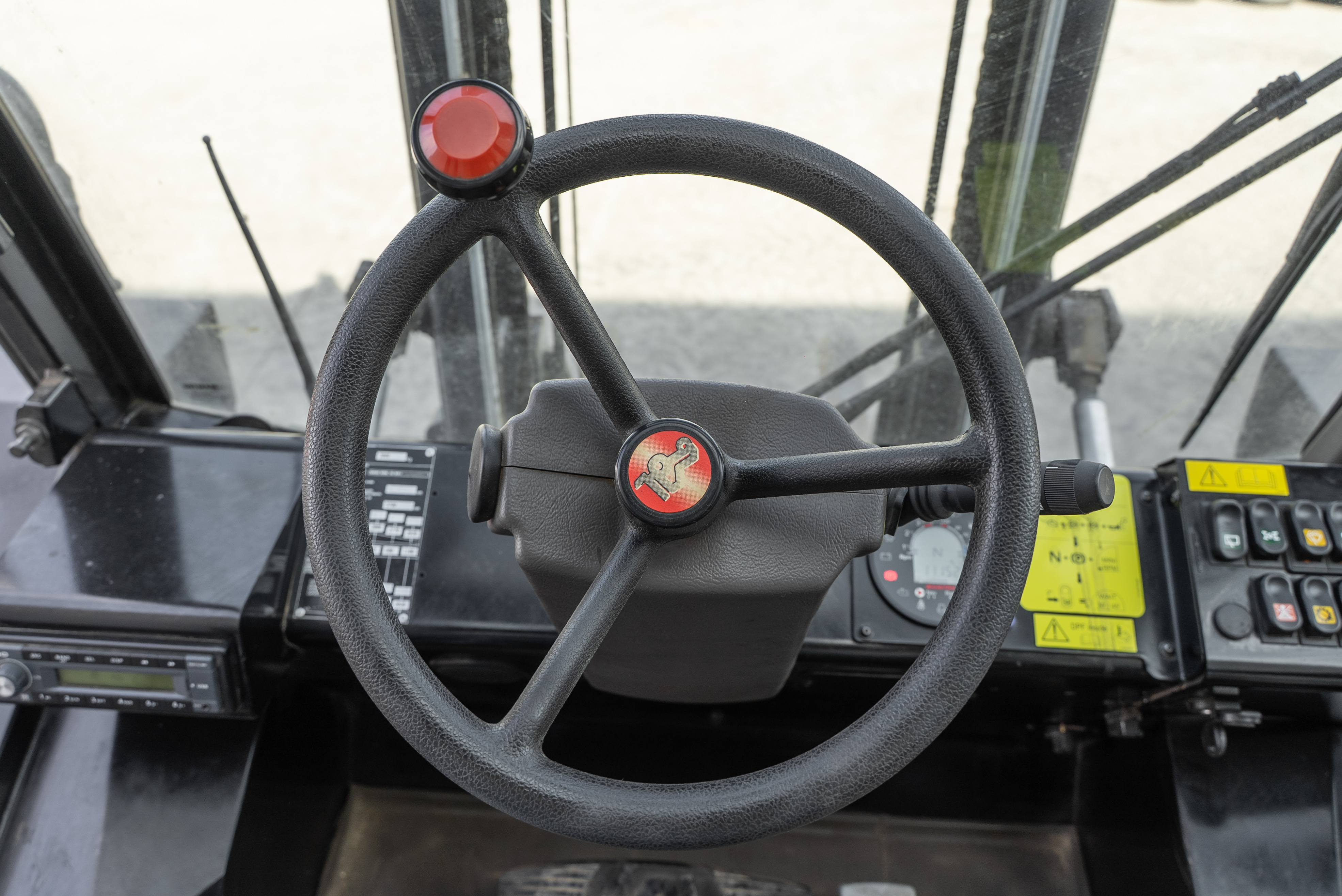 M 30-4 D ST5 S1 - Interior front
