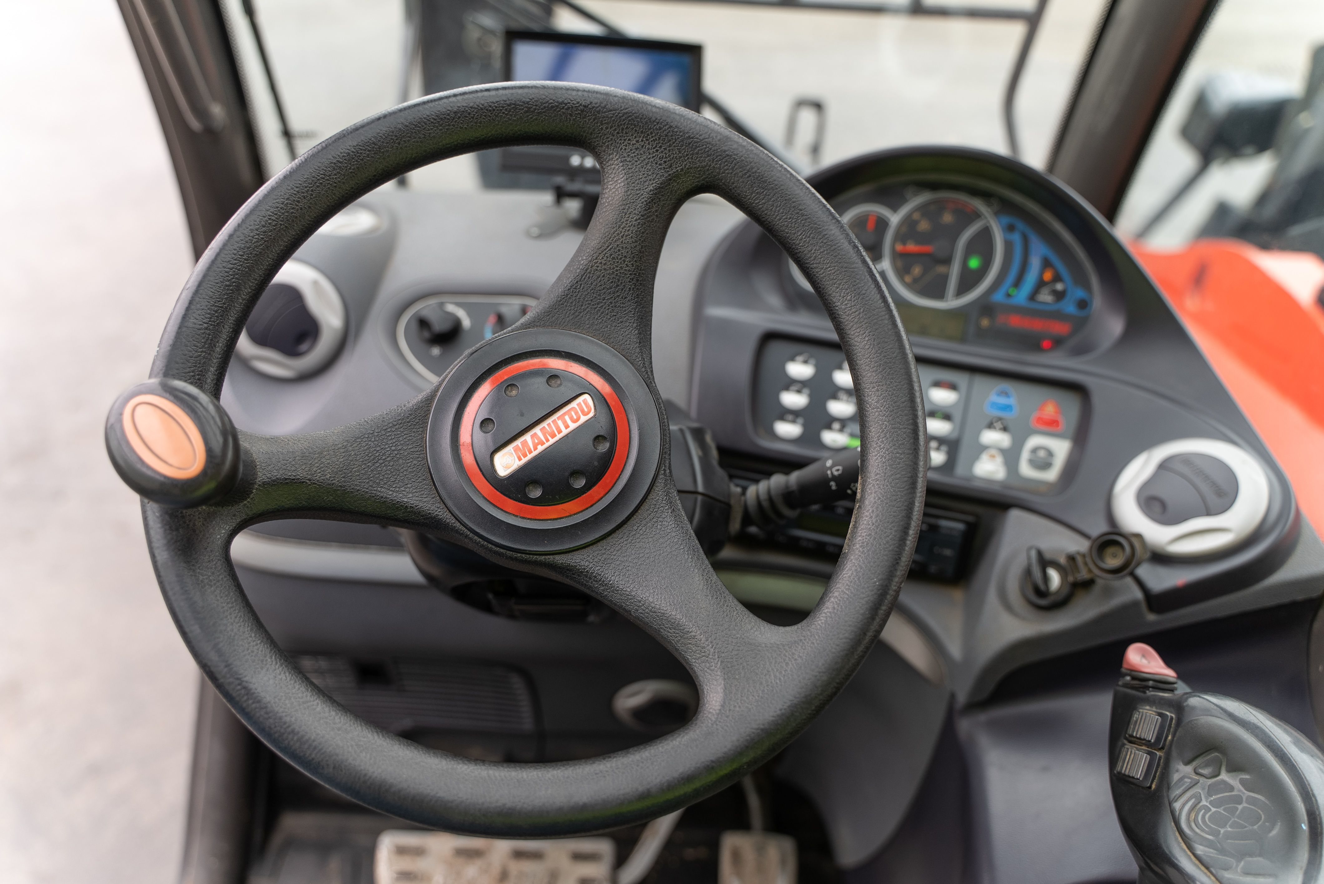MT 1440 EASY 75D ST3B S1 - Interior front