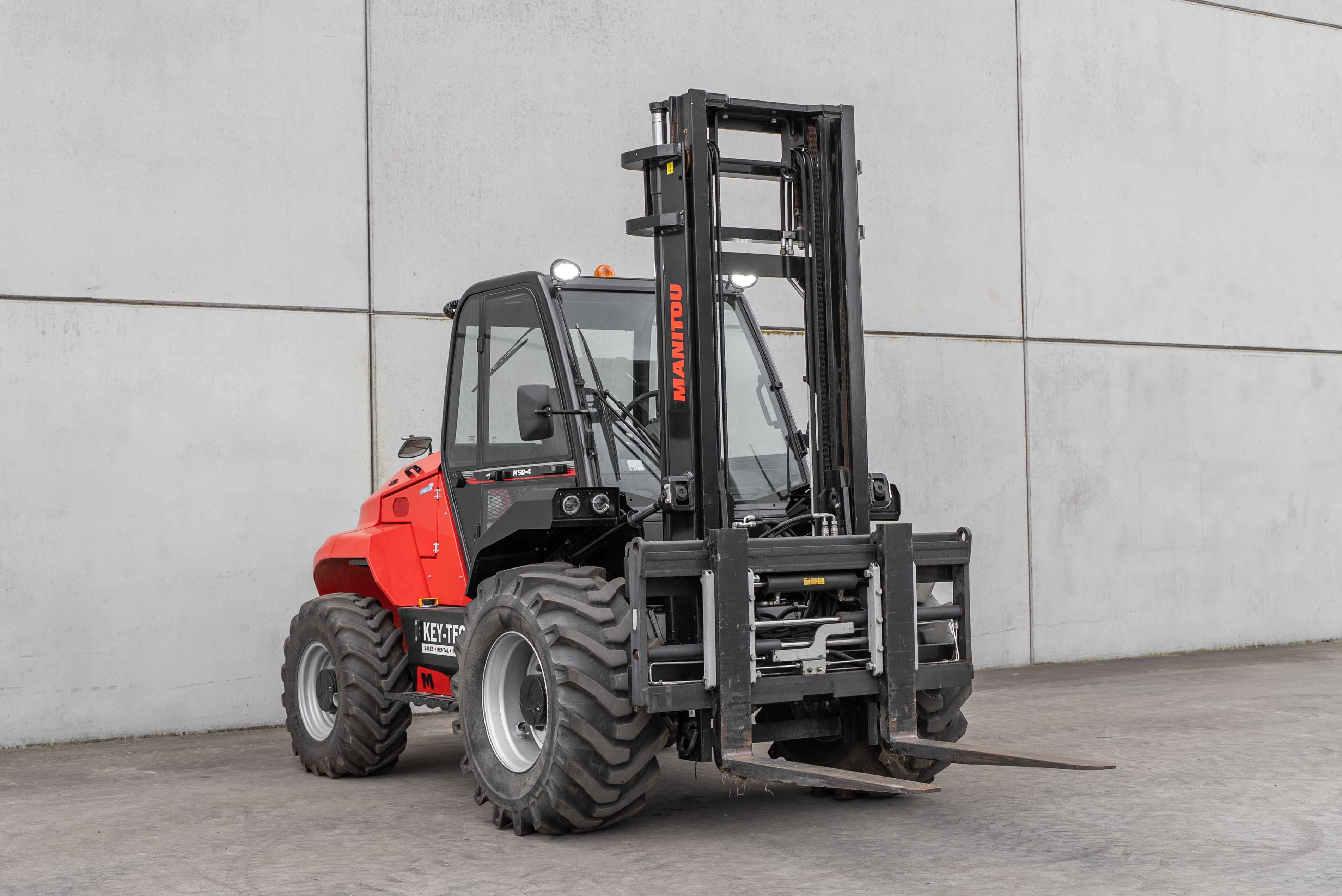 M 50-4 D ST5 S1 EU - Front right