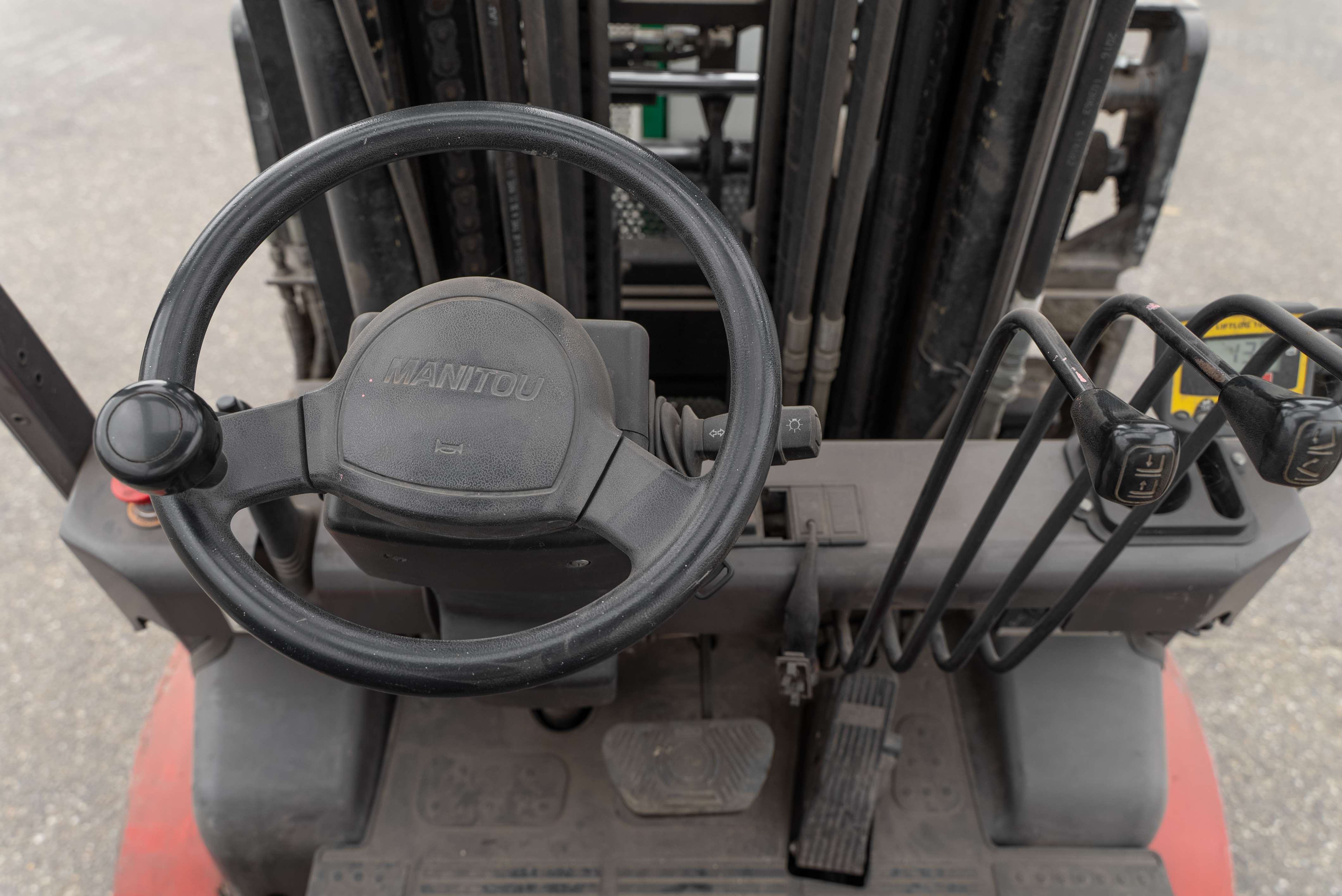 ME 435 80V S3 - Interior front