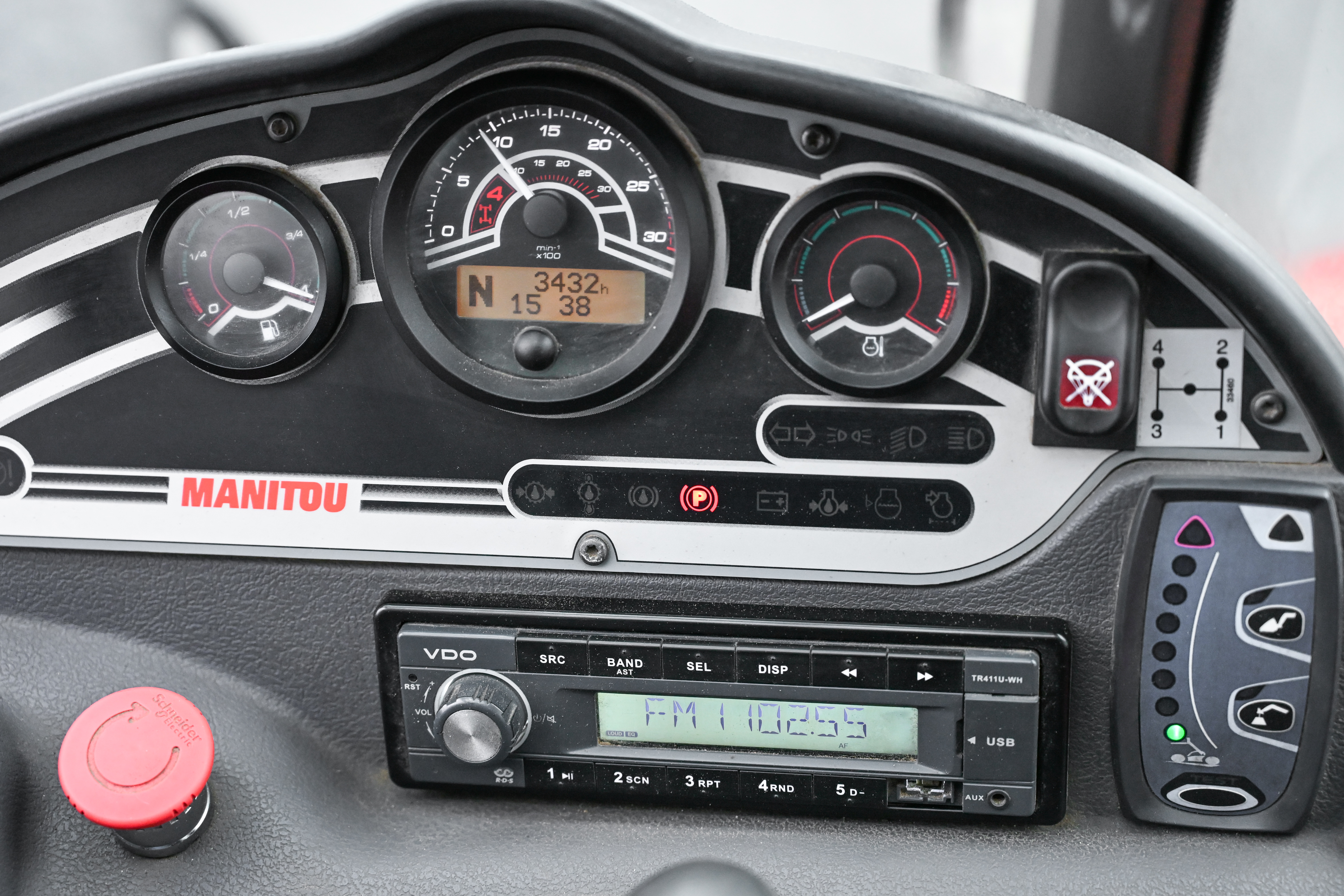 MT 732 EASY 75D ST3B S1 - Hours / Display