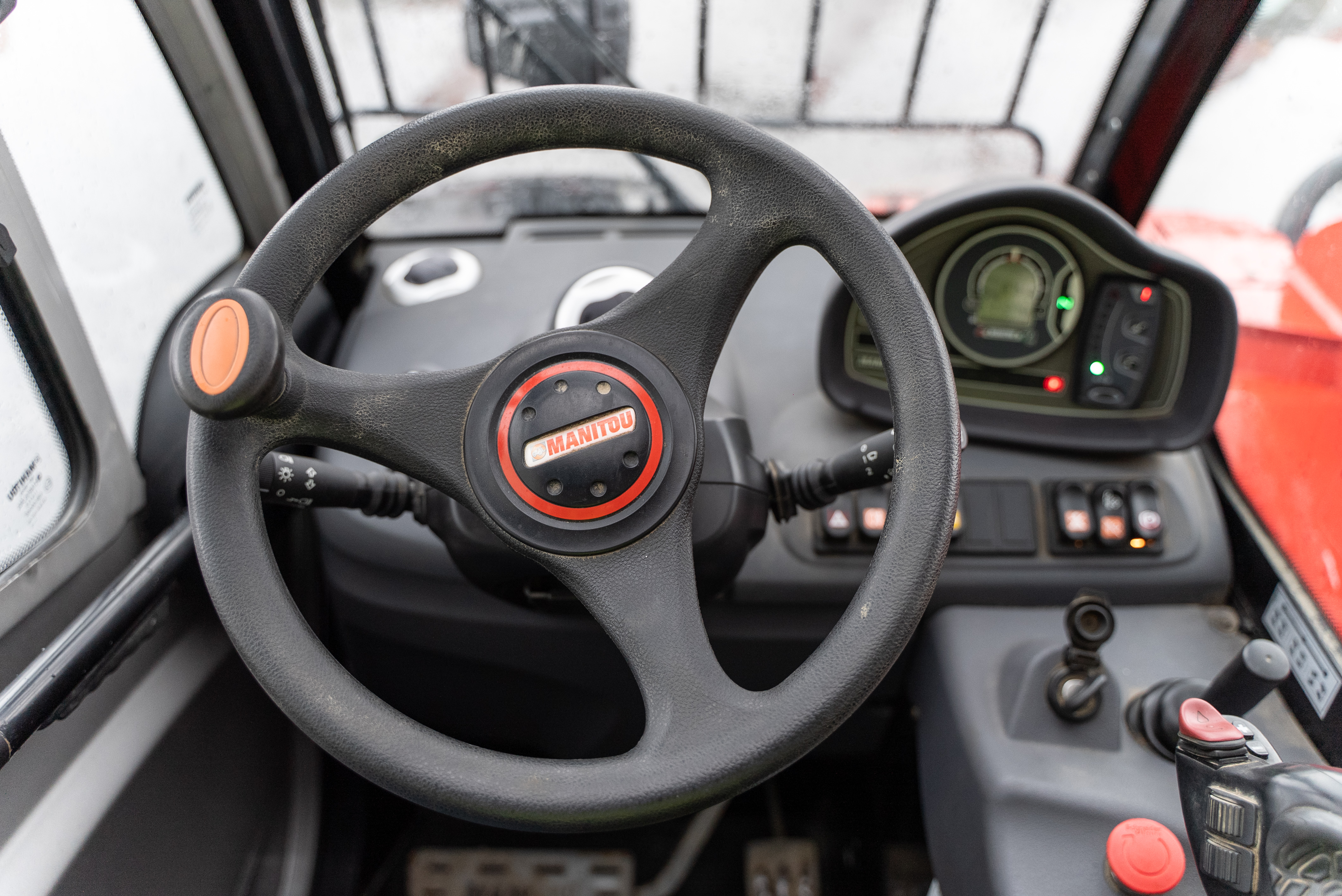 MT 625 H COMFORT 75K ST5 S1 - Interior front