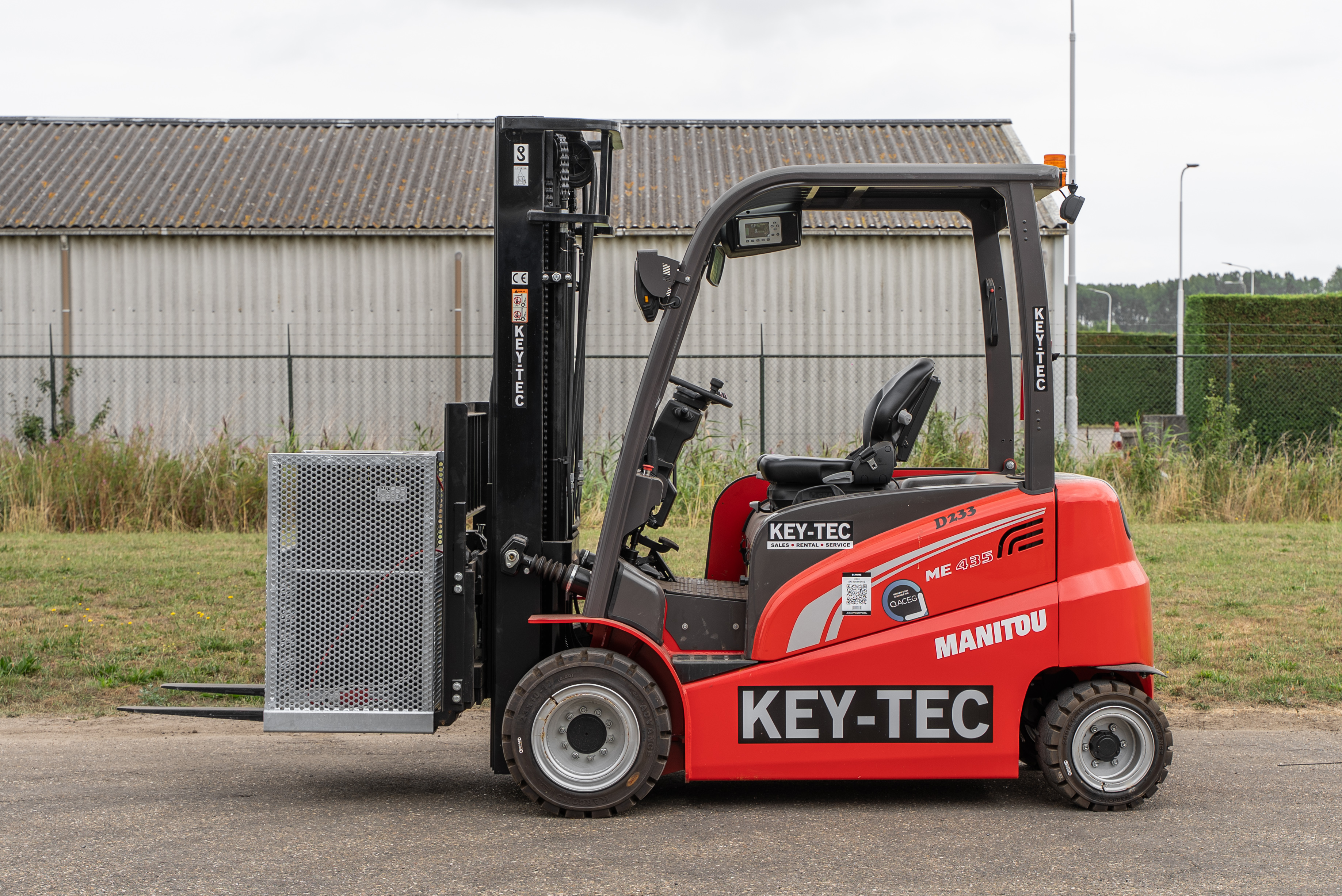 Manitou - Heftrucks - ME 435 80V S3 - Zijaanzicht
