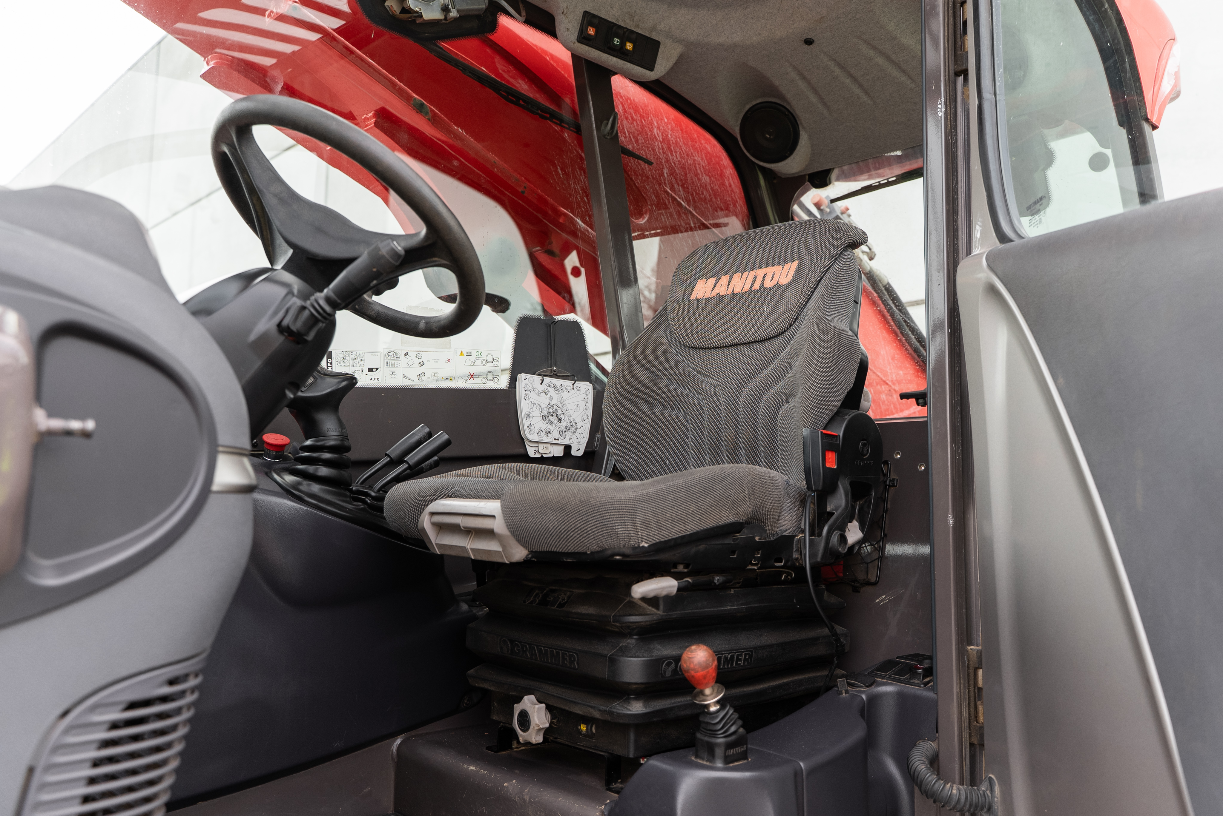 Manitou - Verreikers - MT 1440 EASY 75D ST3B S1 - Interieur achter