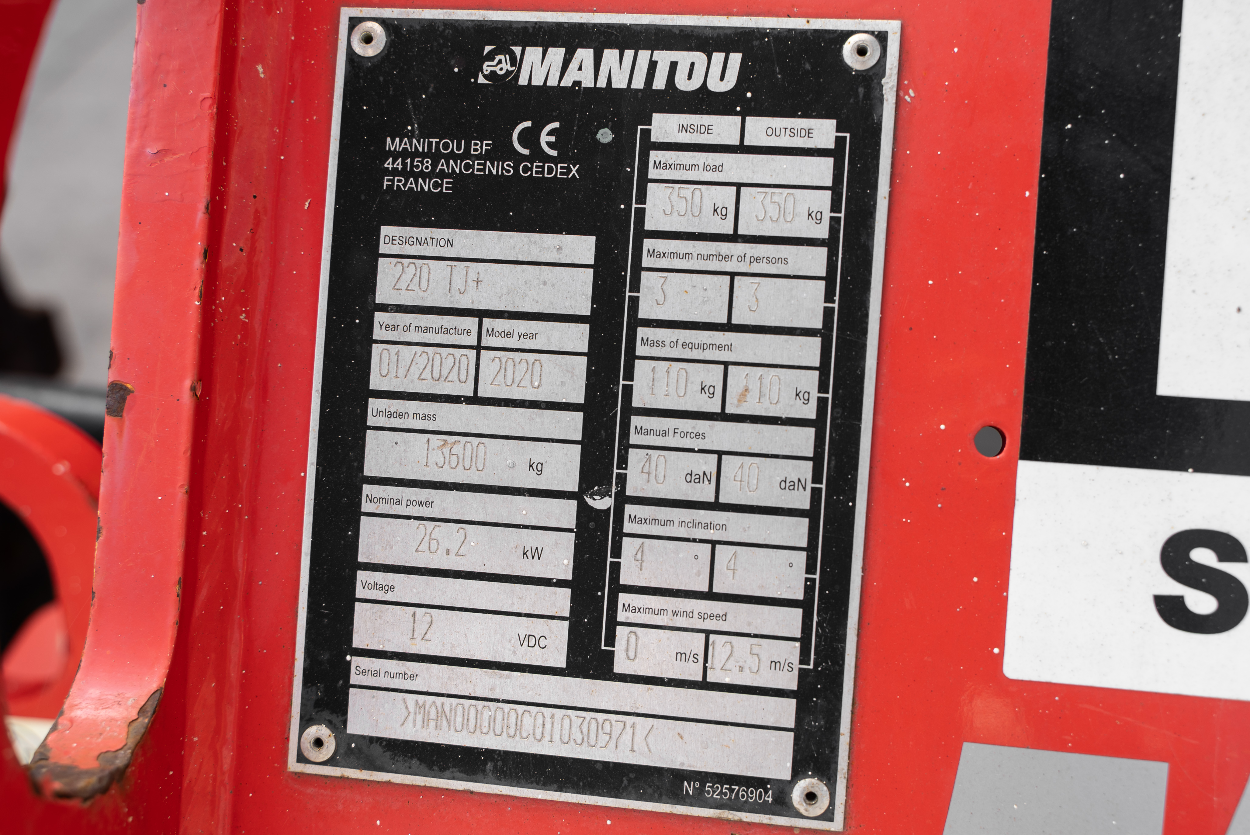 TJ 220 + - Identification plate