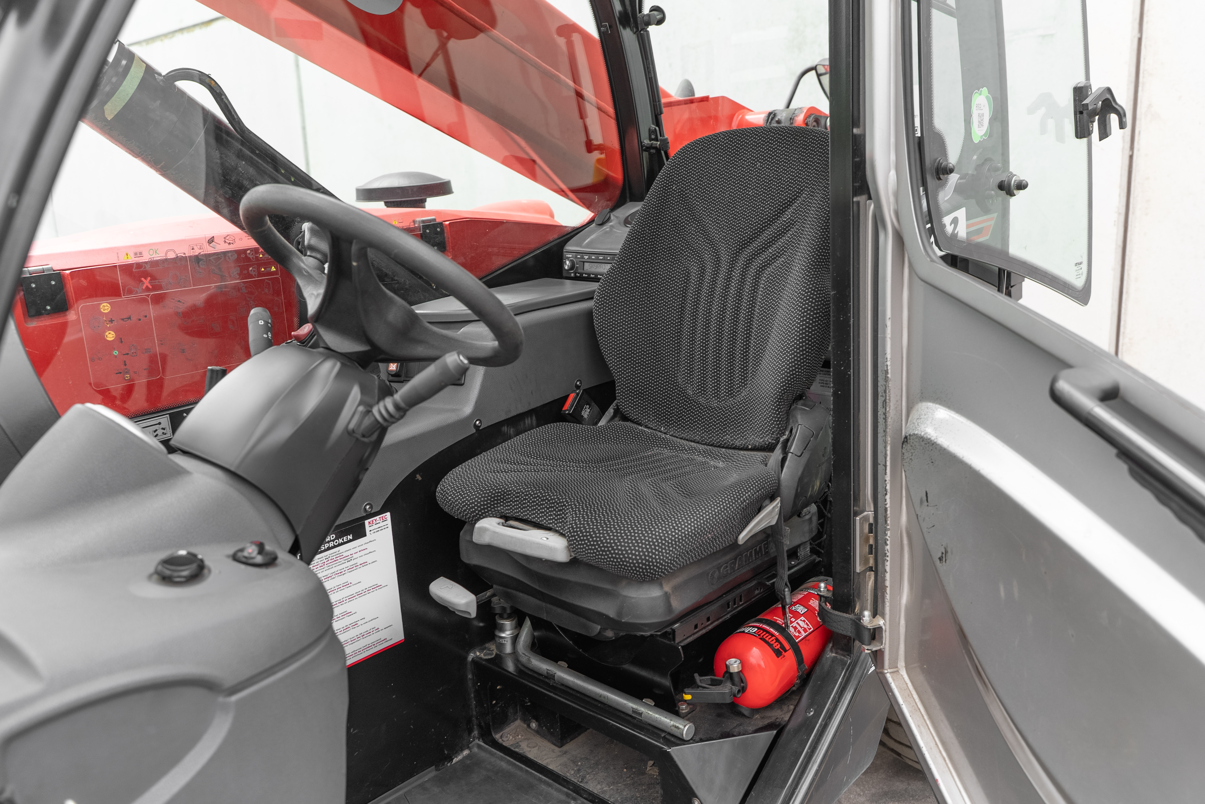 MT 625 H COMFORT 75K ST5 S1 - Interior back