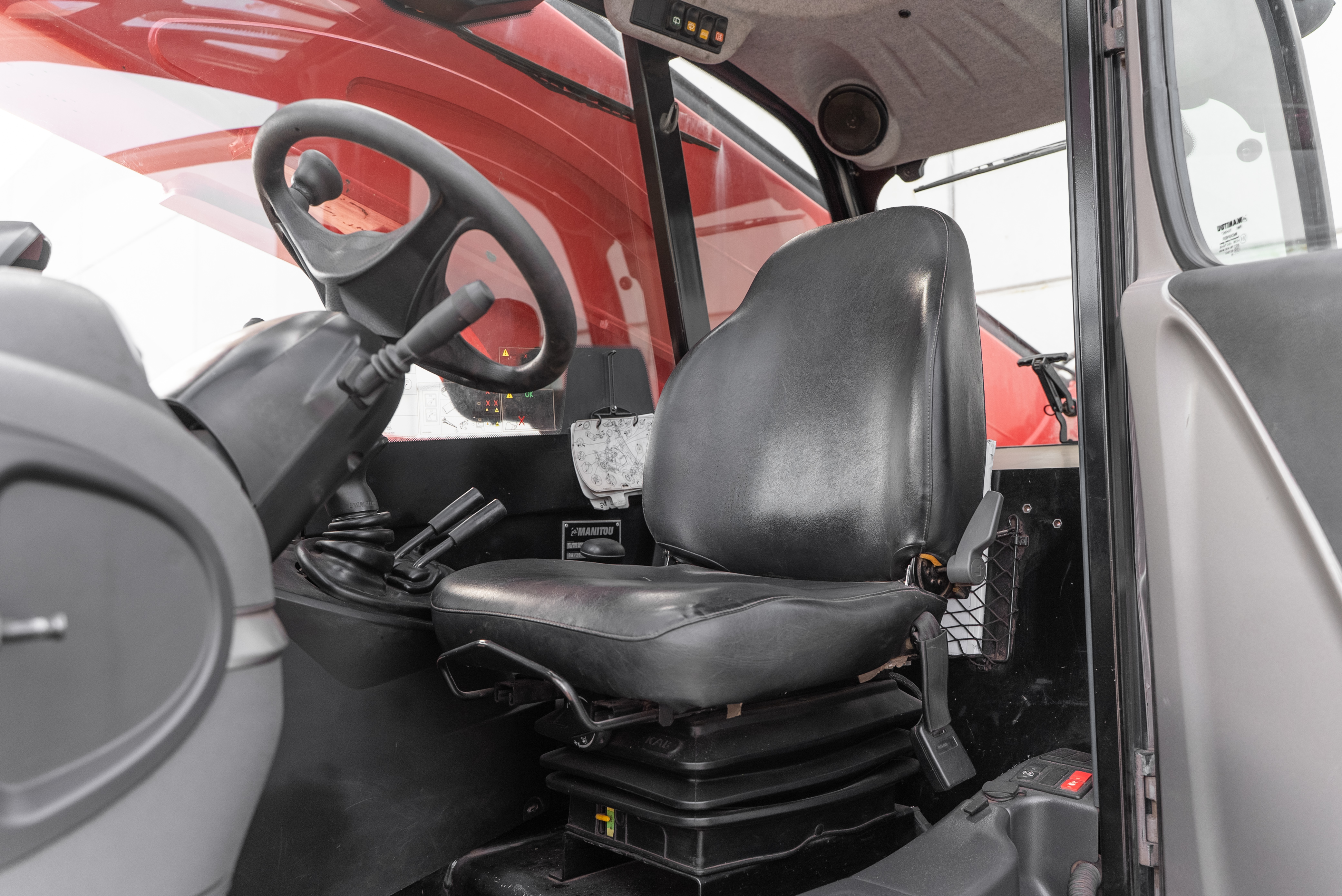MT 1840 EASY 75D ST5 S1 - Interior back