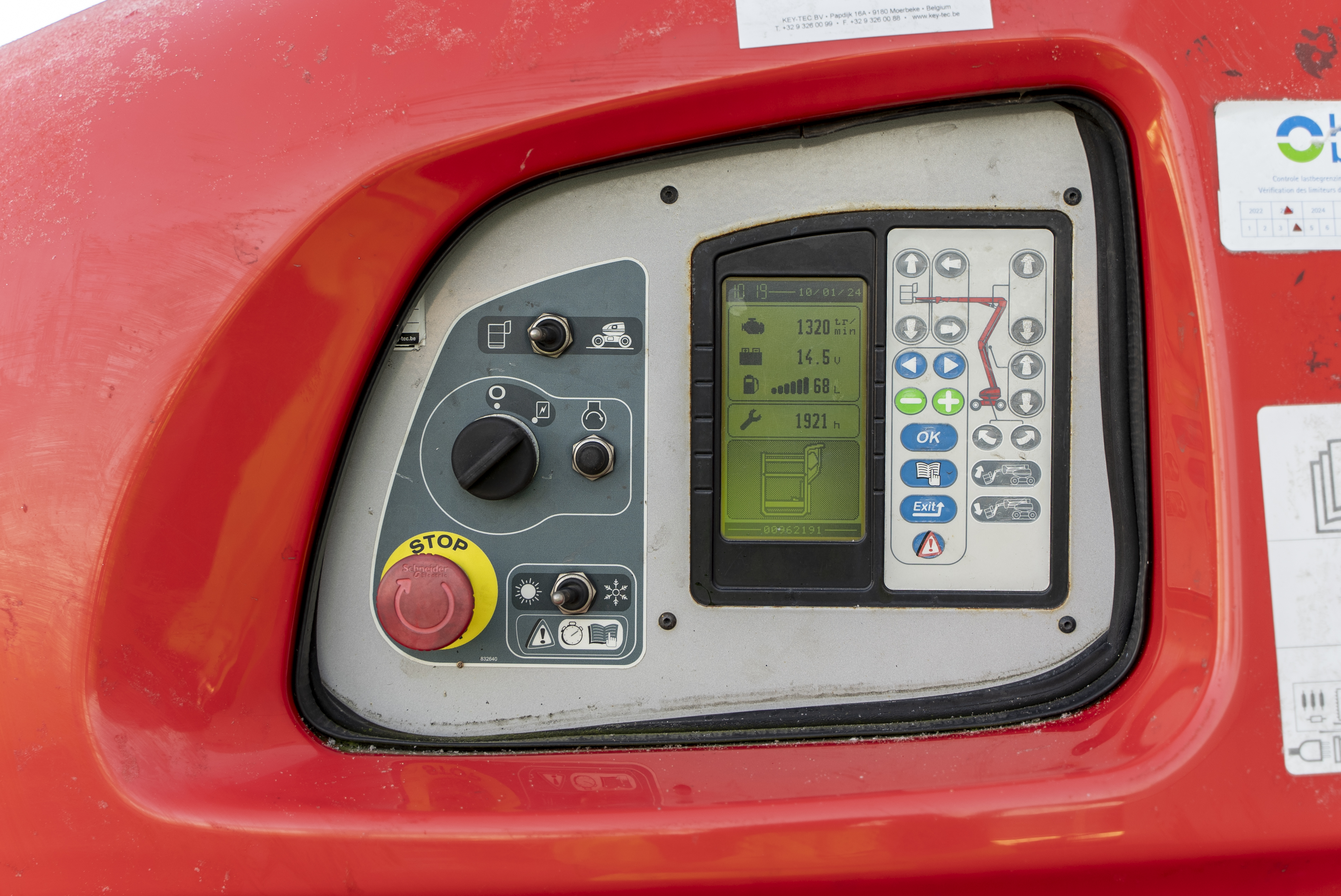 ATJ 200 RC - Hours / Display