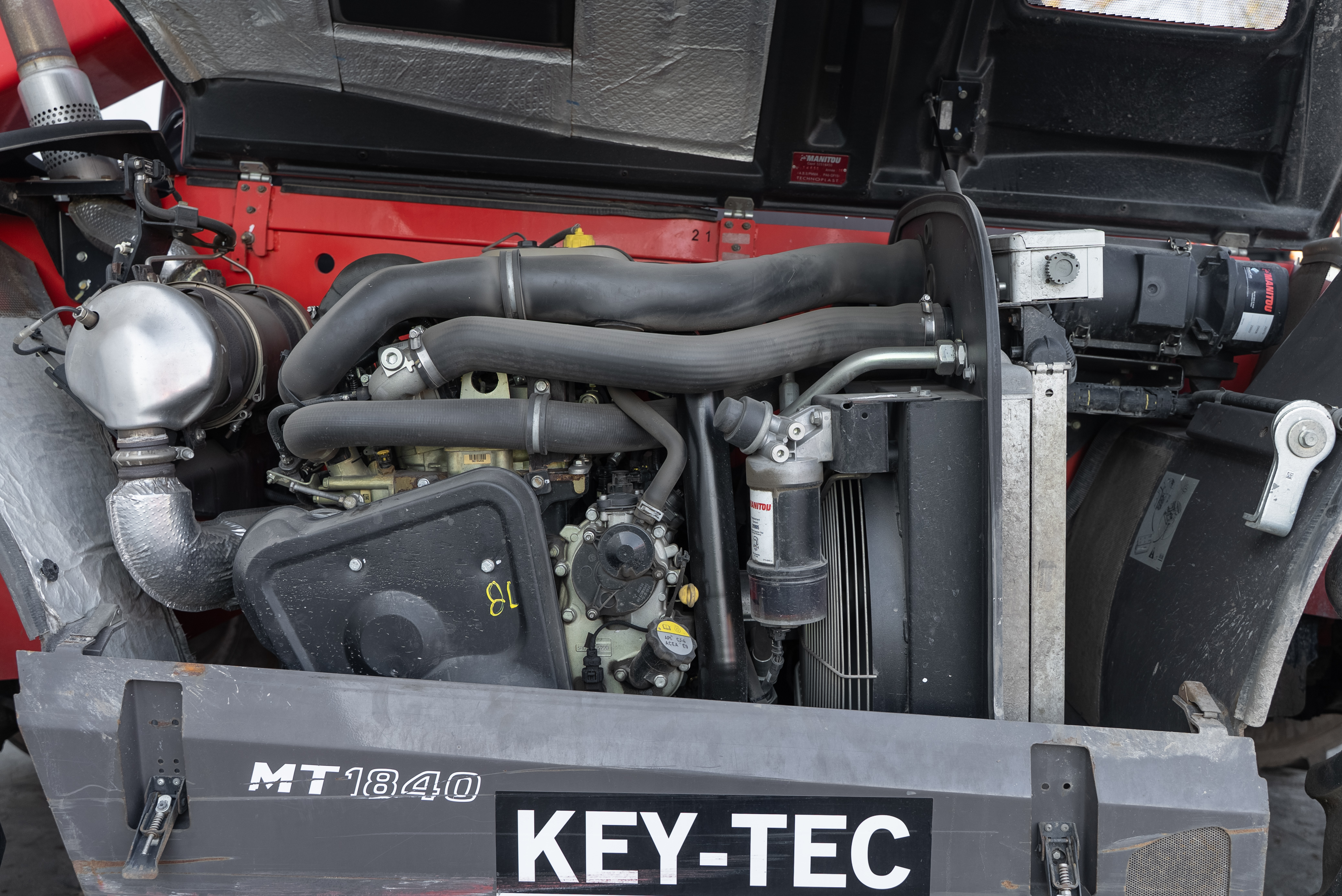 MT 1840 100P ST3B S2 - Engine
