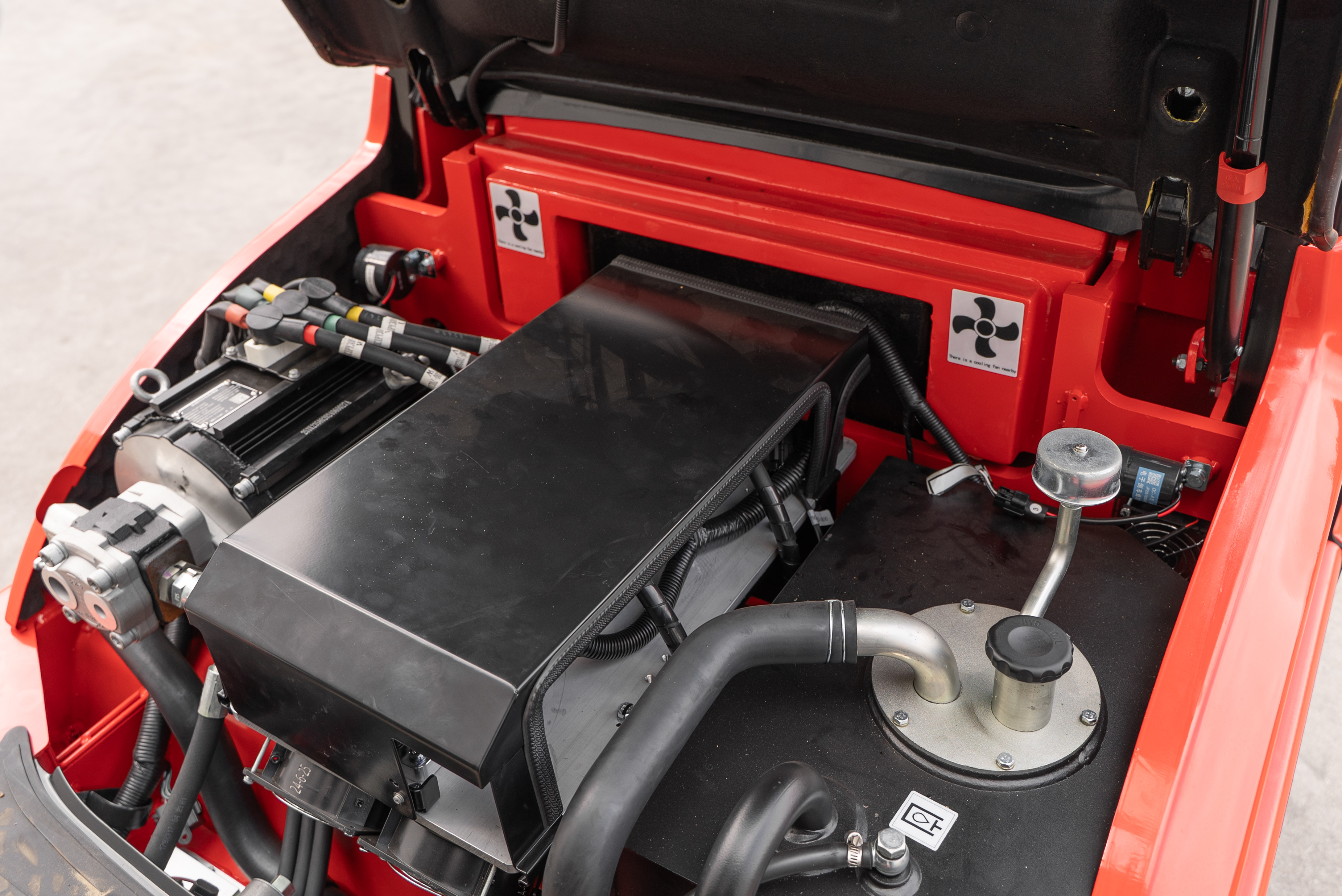ME 425 LD LIFT 80V S1 - Engine
