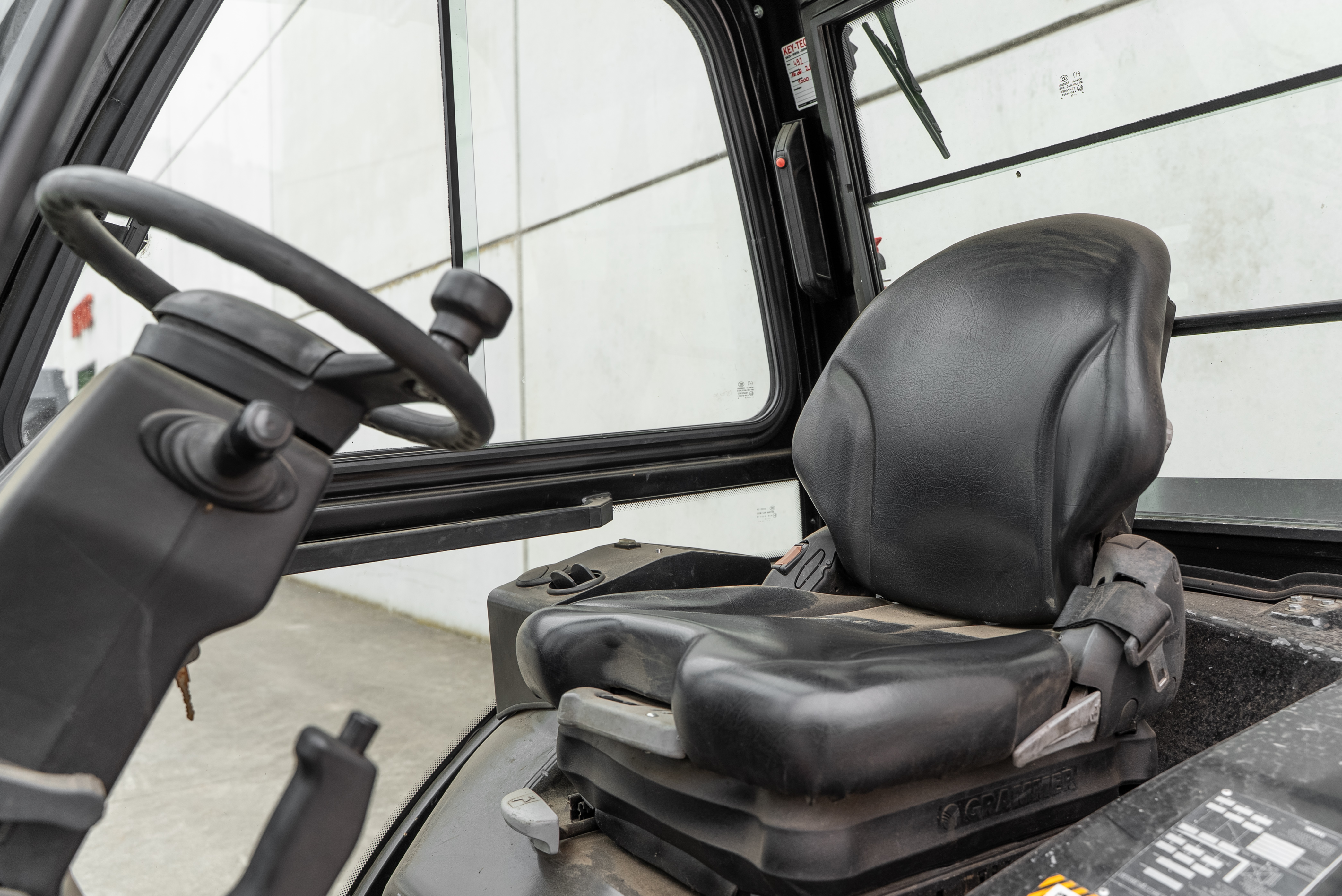 Manitou - Forklifts - MI 25 D K ST5 S1 - Interior back