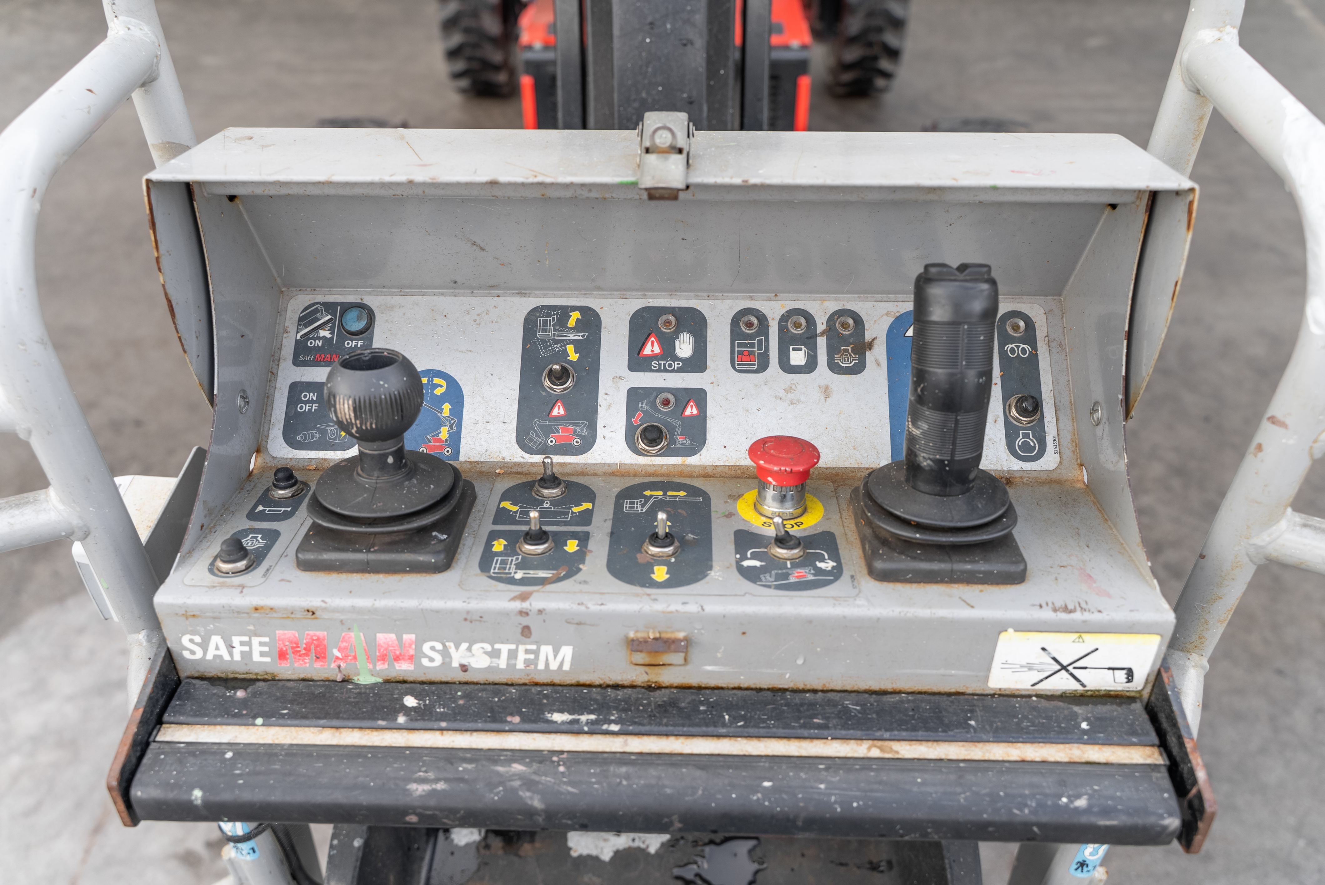 Manitou - Nacelles élévatrices - MAN GO 12 - Intérieur avant