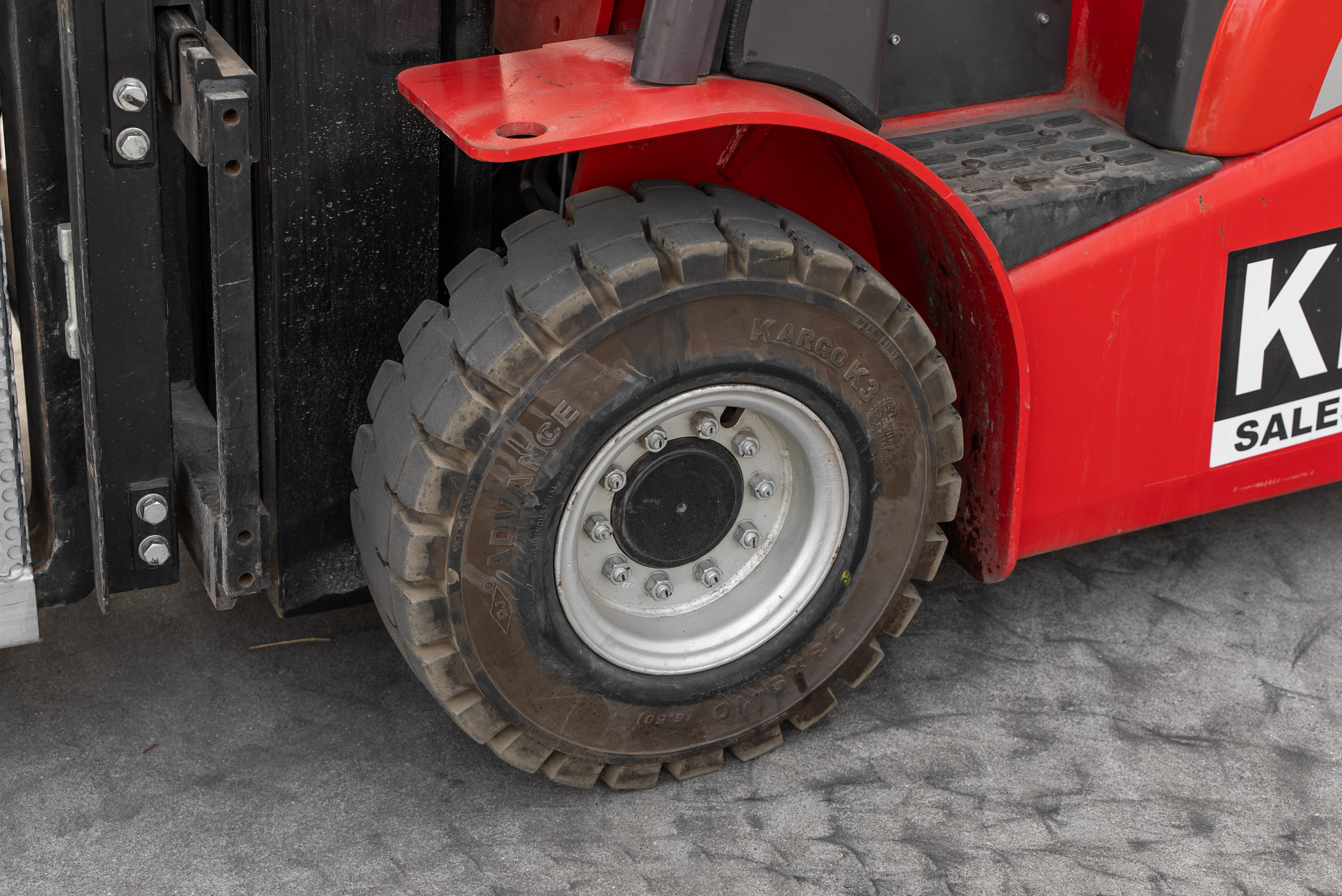 Manitou - Forklifts - ME 430 80V S3 - Chassis / Wheel