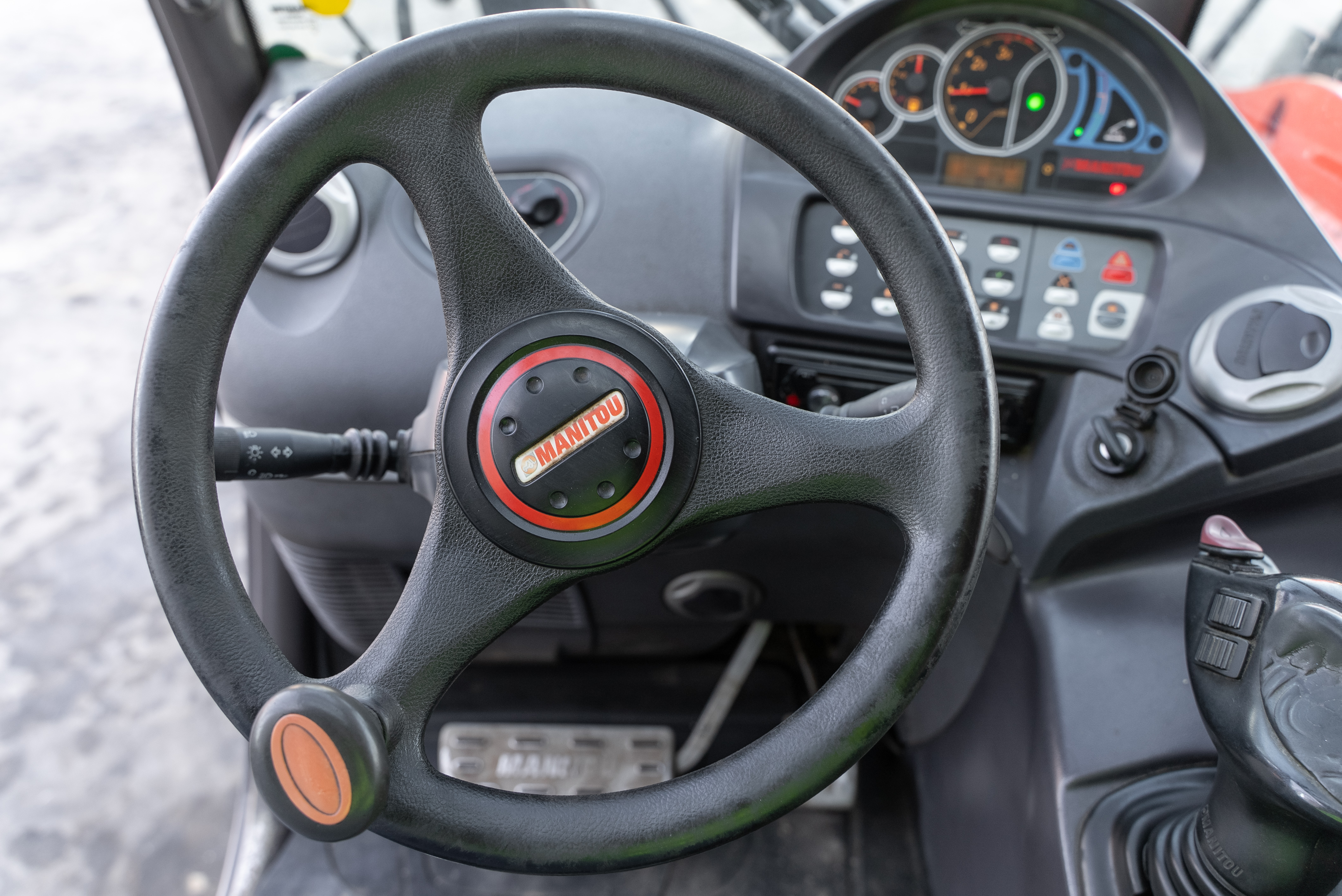 MT 1840 EASY 75D ST3B S1 - Interior front