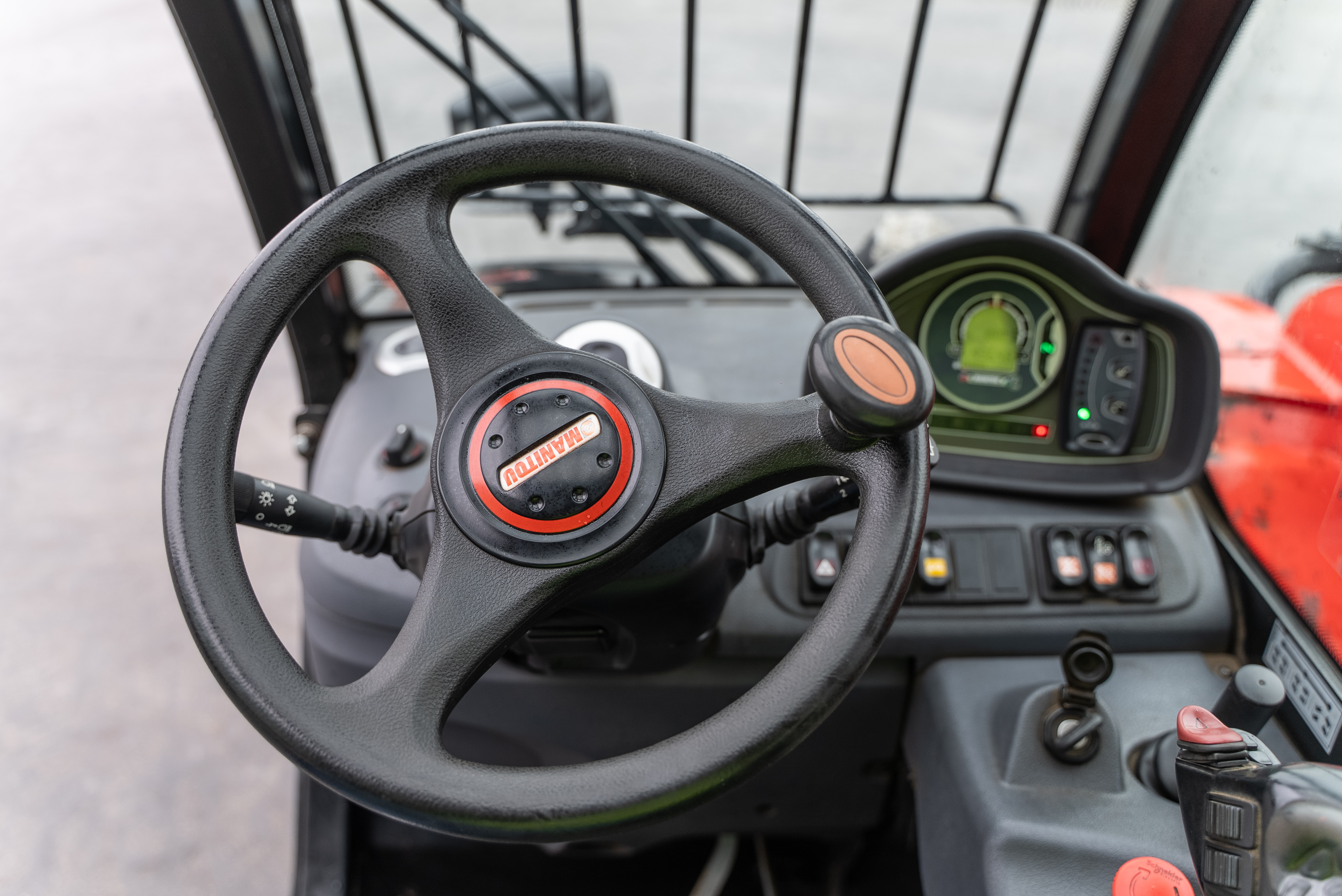 MT 625 H COMFORT 75K ST5 S1 - Interior front