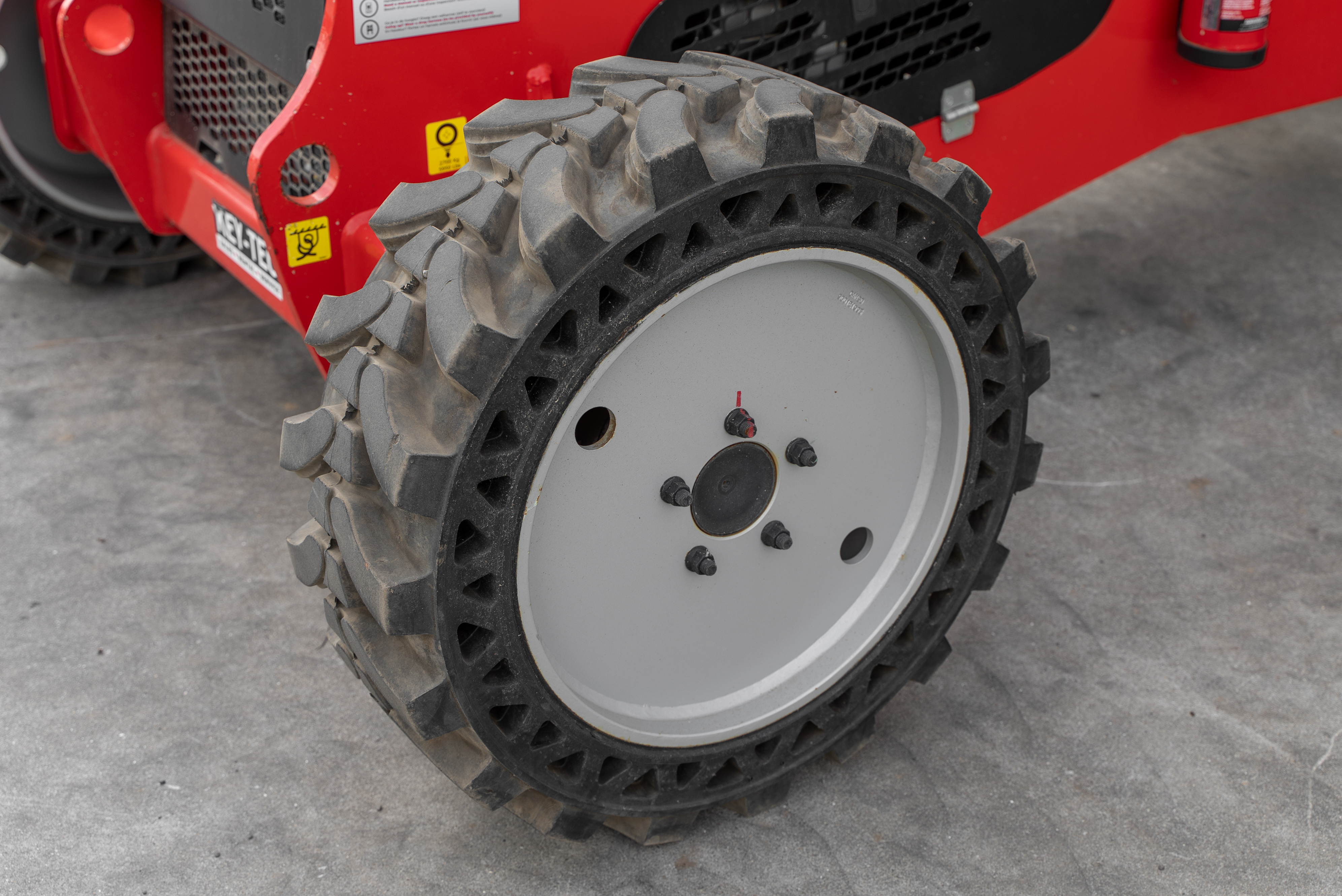 MAN GO 12 - Chassis / Wheel