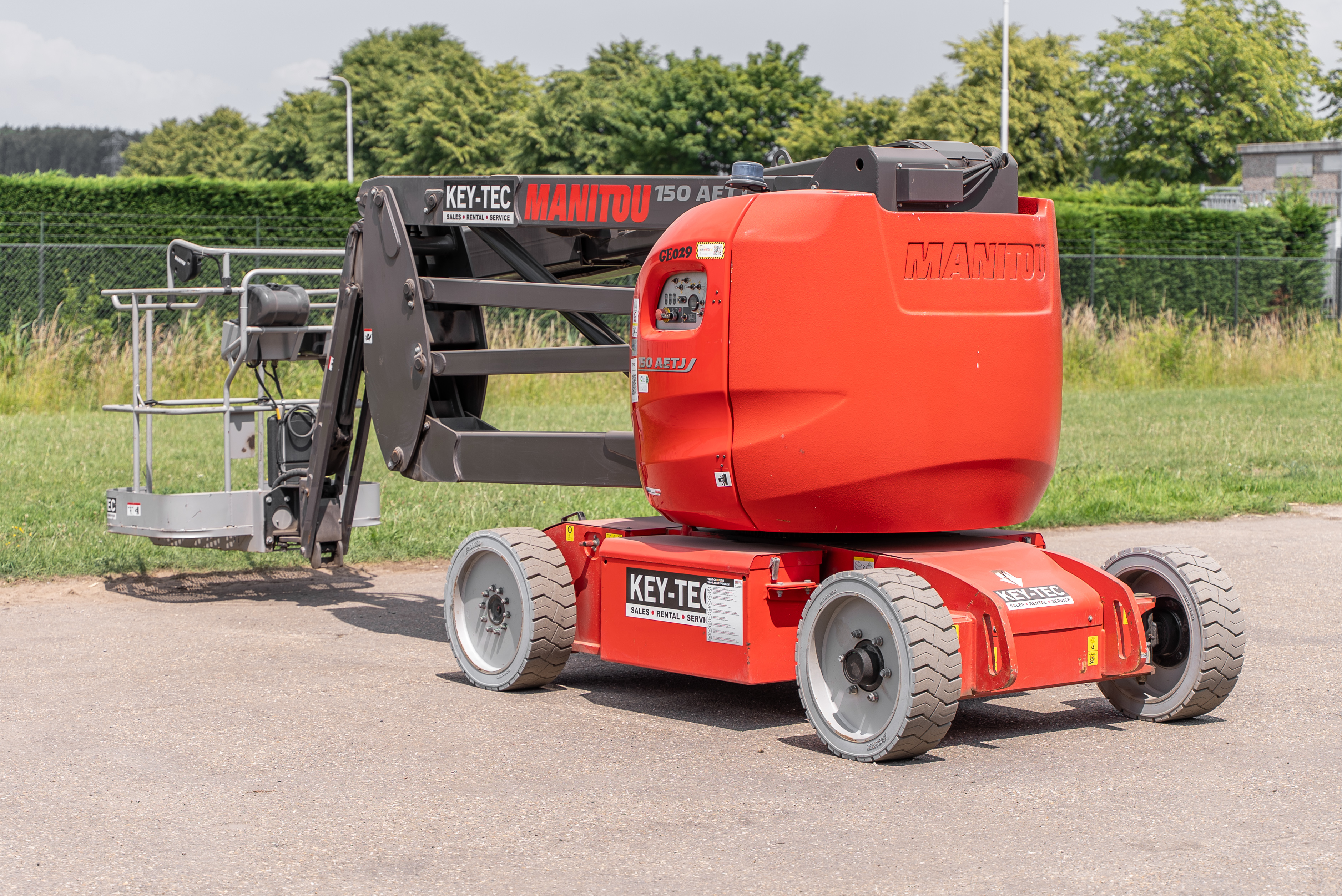 AETJ 150 COMPACT - Back left