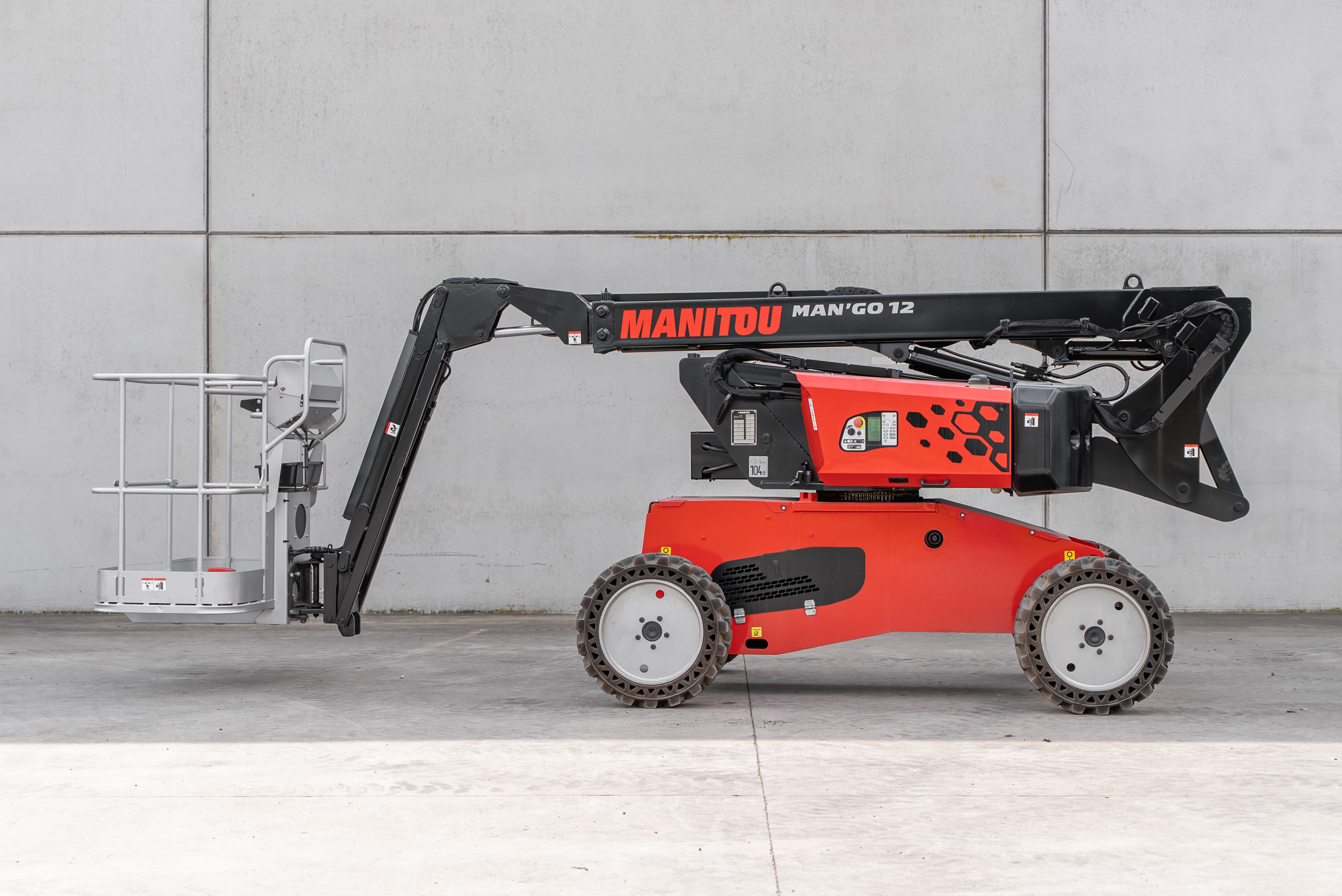 MAN GO 12 - Side