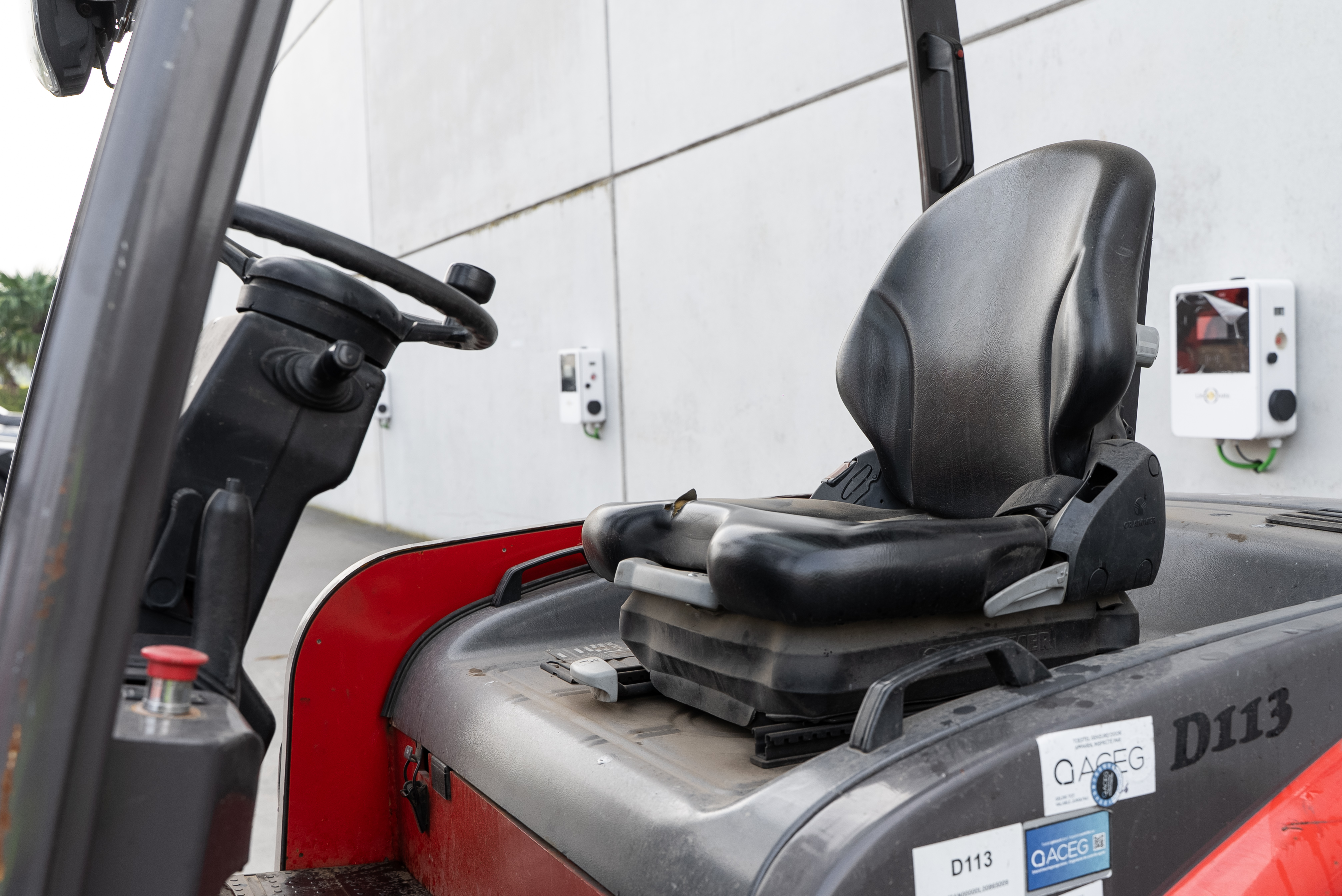 Manitou - Forklifts - ME 430 80V S3 - Interior back
