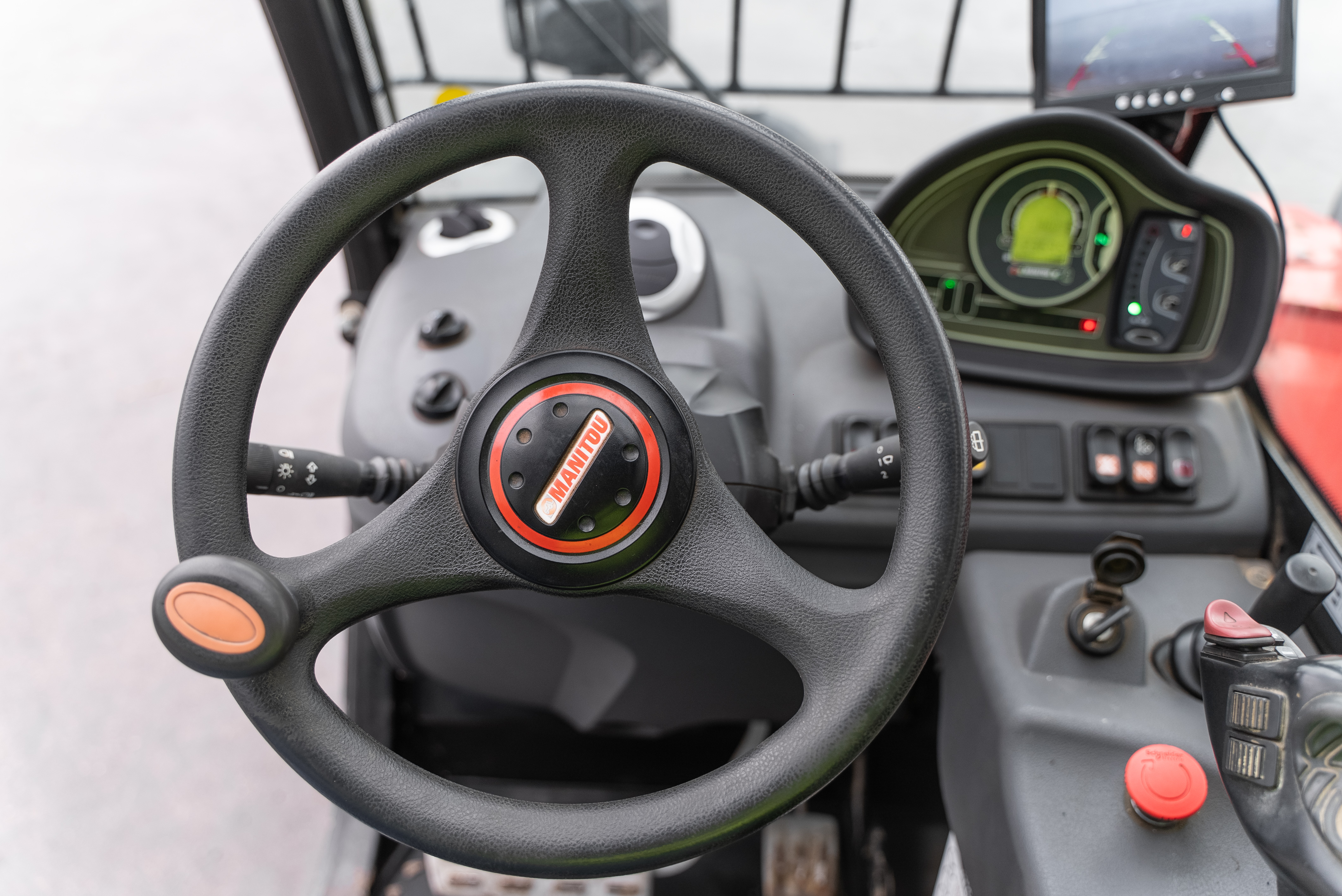 MT 625 H COMFORT 75K ST5 S1 - Interior front