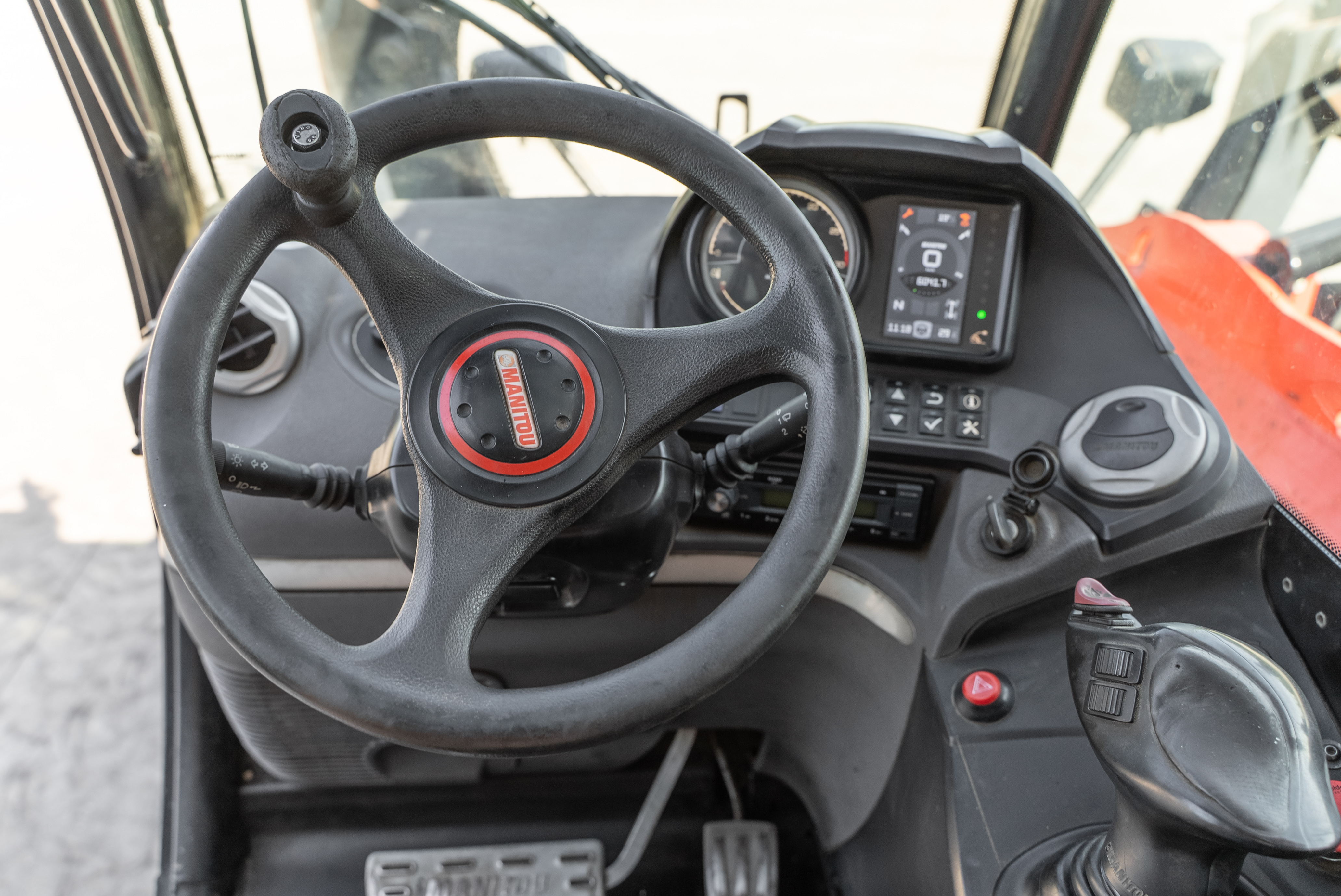 MT 1840 EASY 75D ST5 S1 - Interior front
