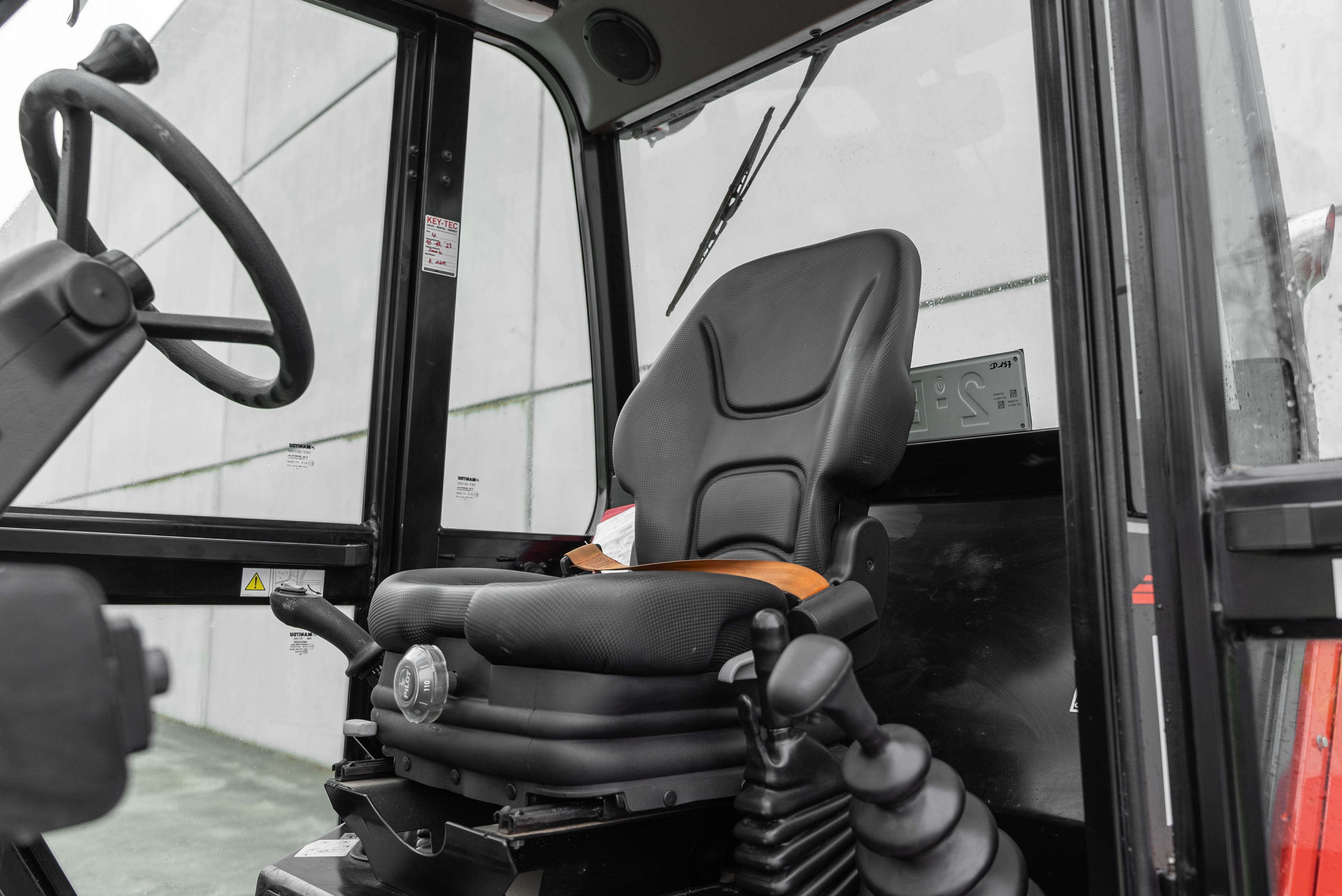 Manitou - Heftrucks - M 30-4 D ST5 S1 - Interieur achter