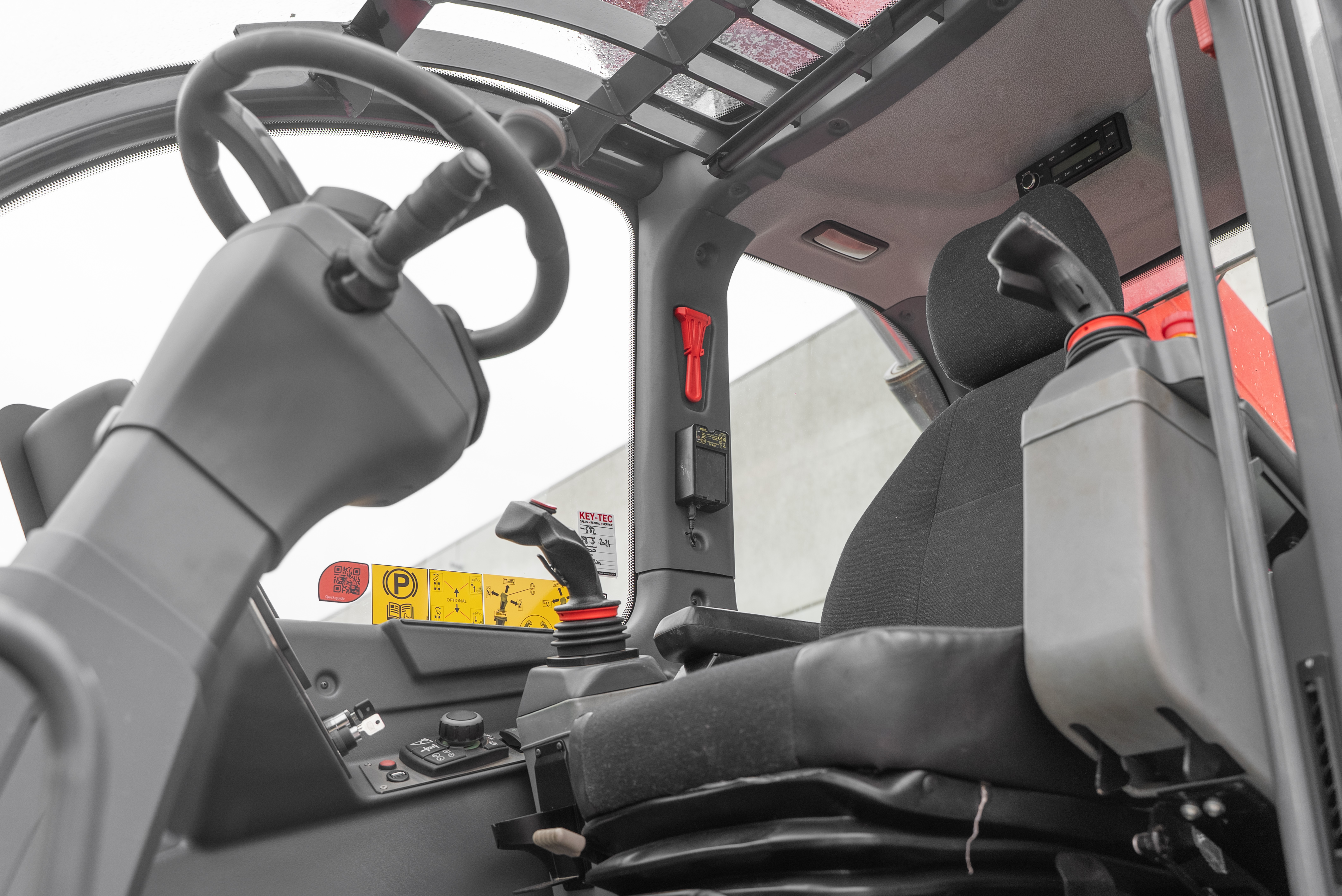 RTH 6.25 - Interior back