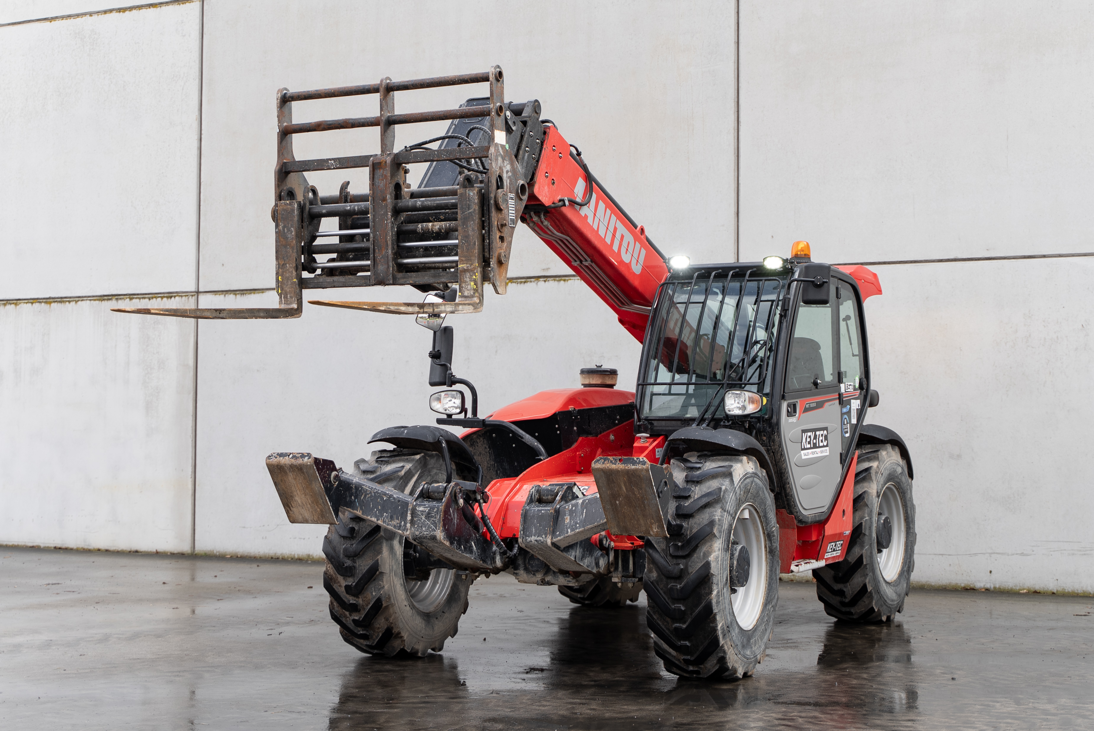 Manitou - Telehandlers - MT 1033 EASY 75D ST5 S1 - Front left