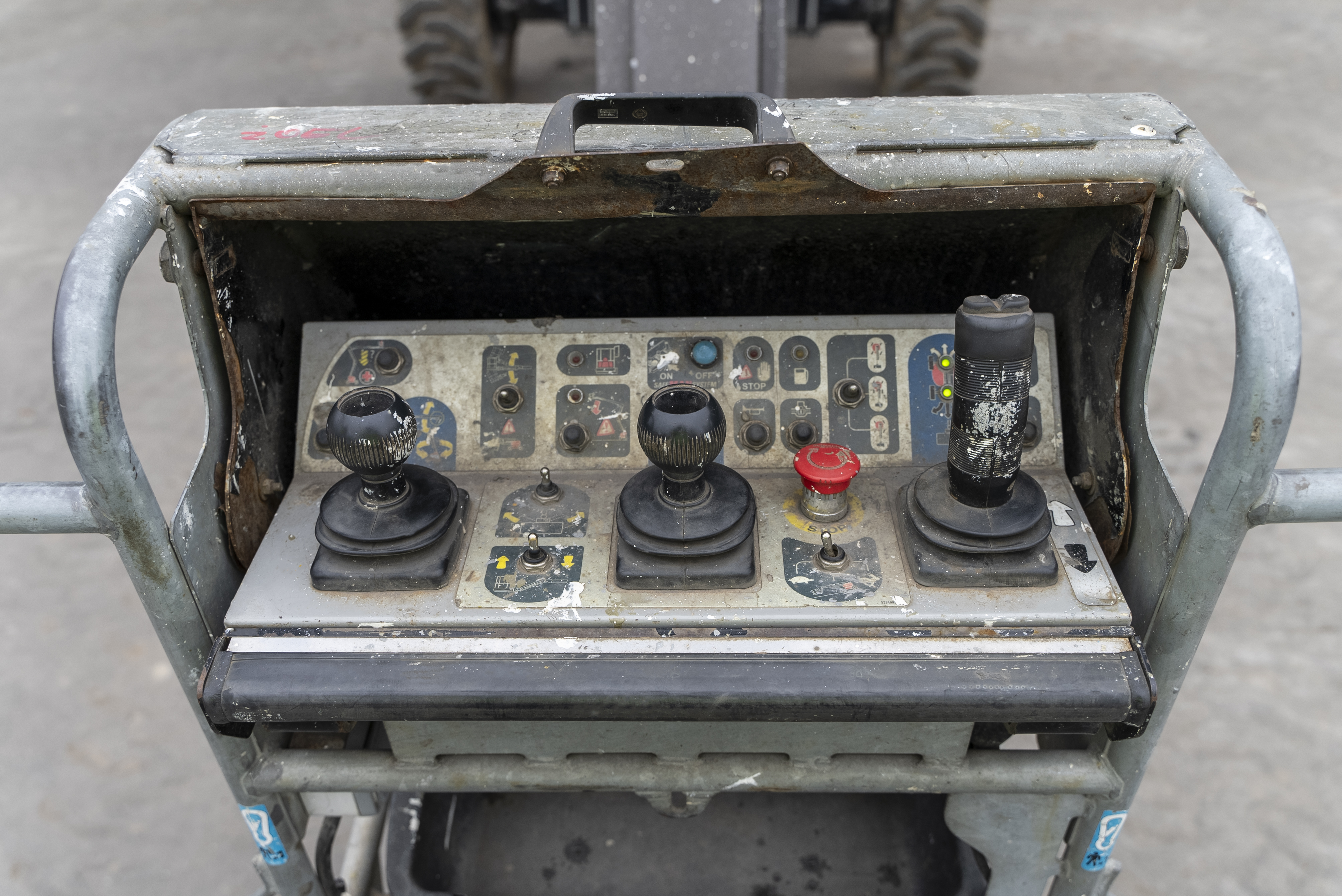 ATJ 180 2 RC E3 - Interior front