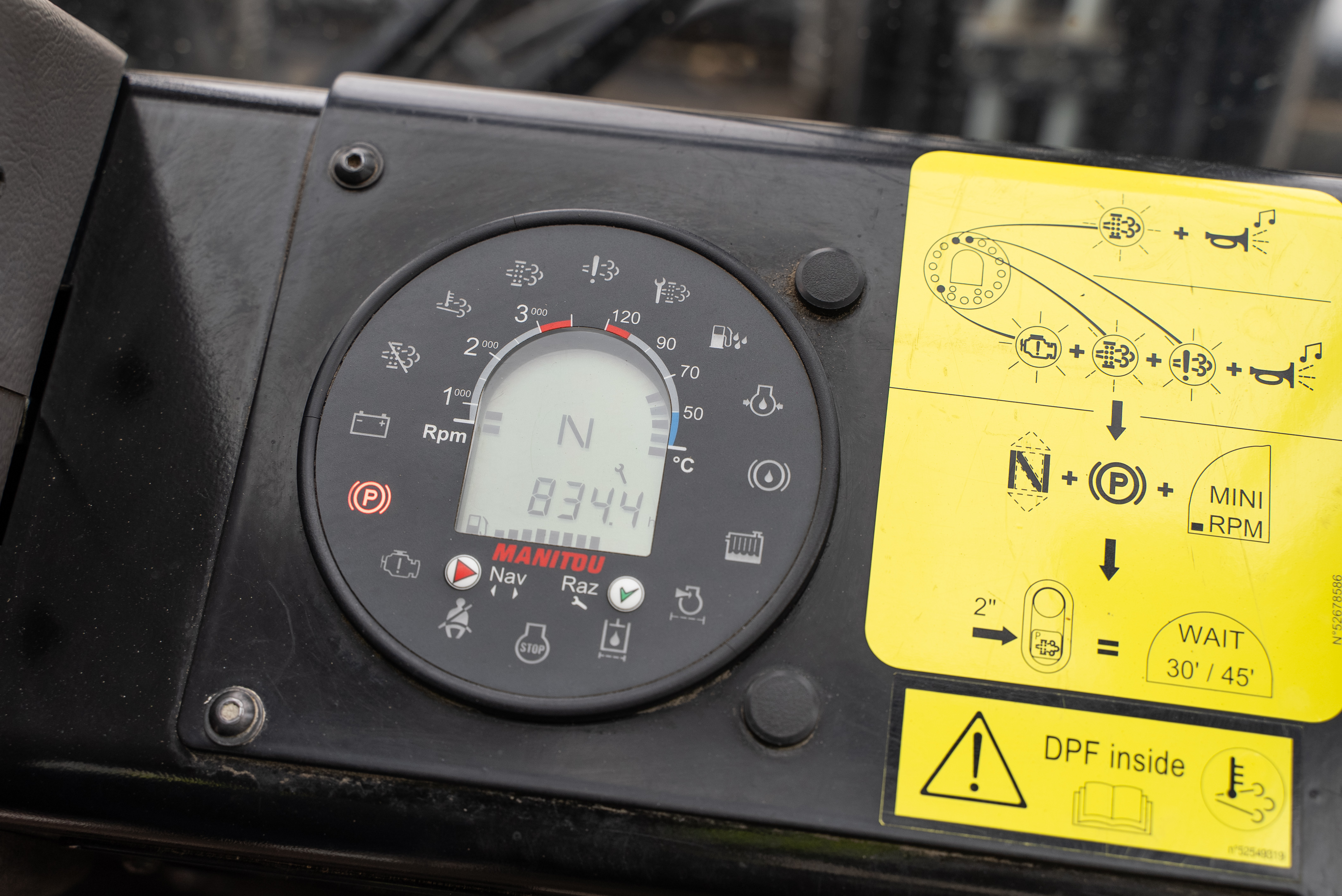 M 50-4 D ST5 S1 EU - Hours / Display