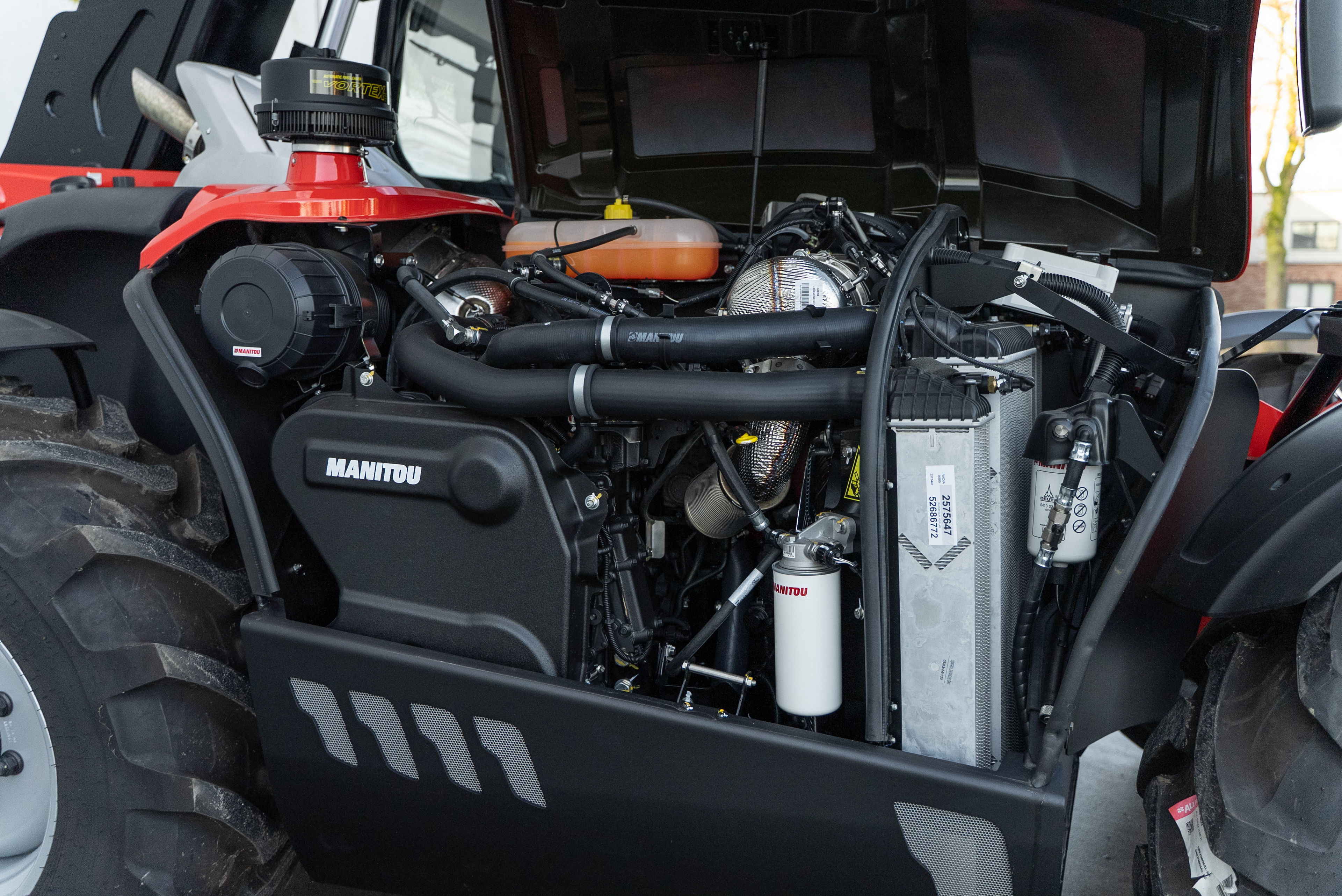 MLT 635 130 PS D ST5 S1 - Engine