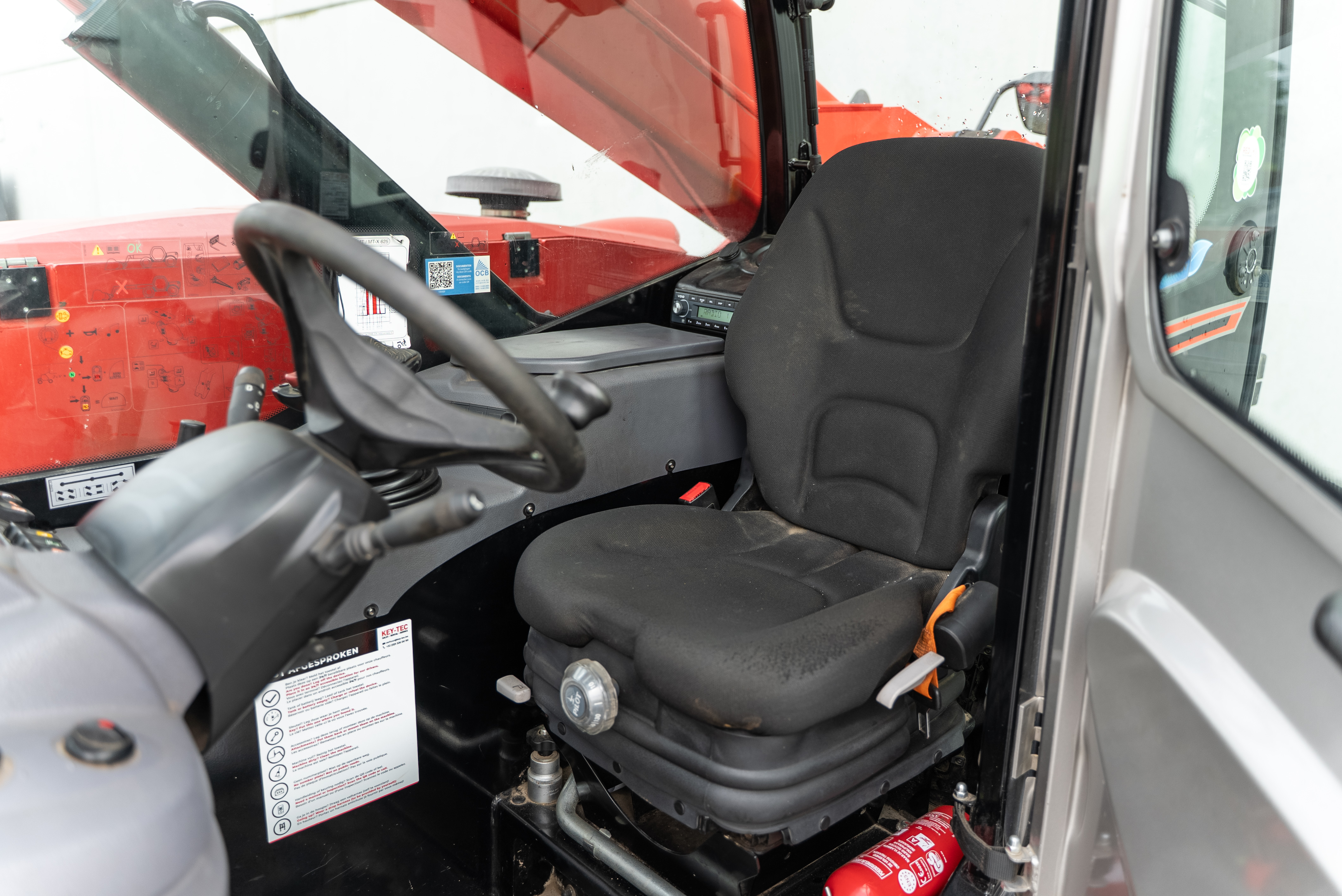 MT 625 H COMFORT 75K ST5 S1 - Interior back