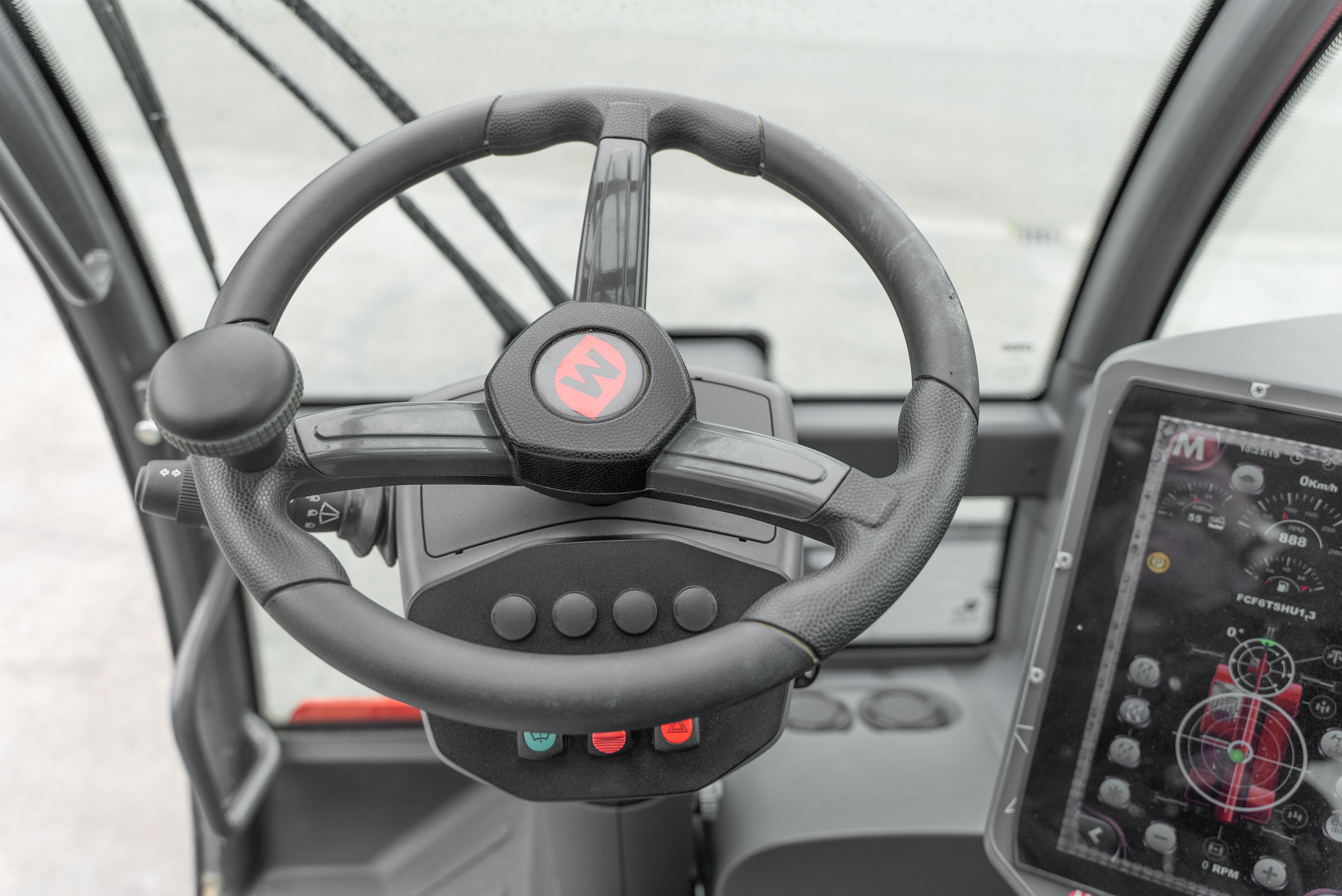 RTH 6.25 - Interior front