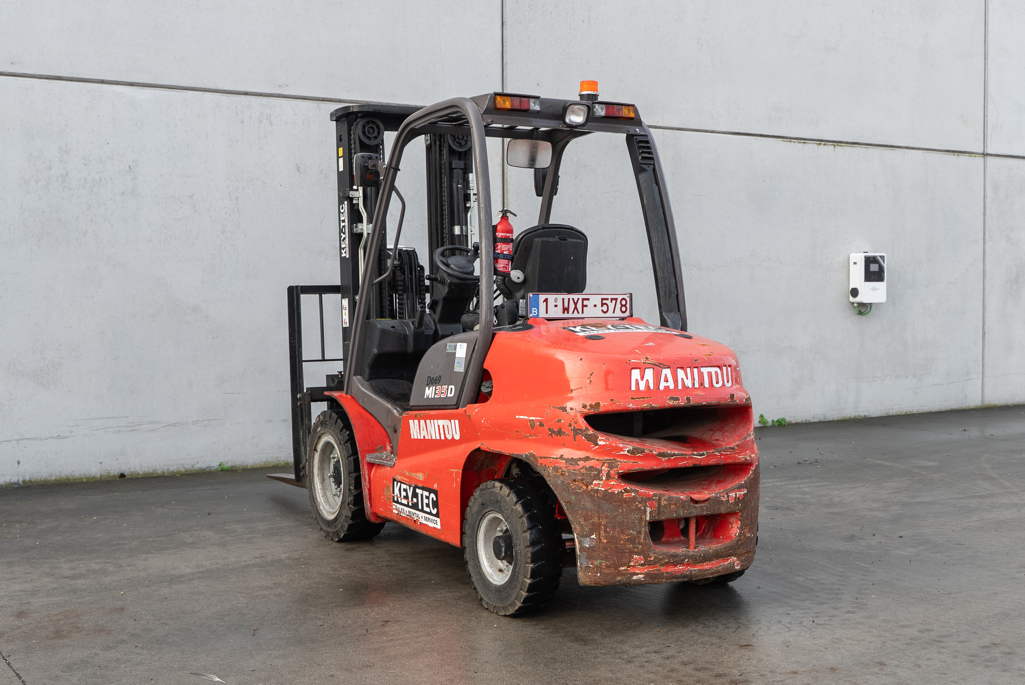 Manitou - Forklifts - MI 35 D Y E3 S3 - Back left