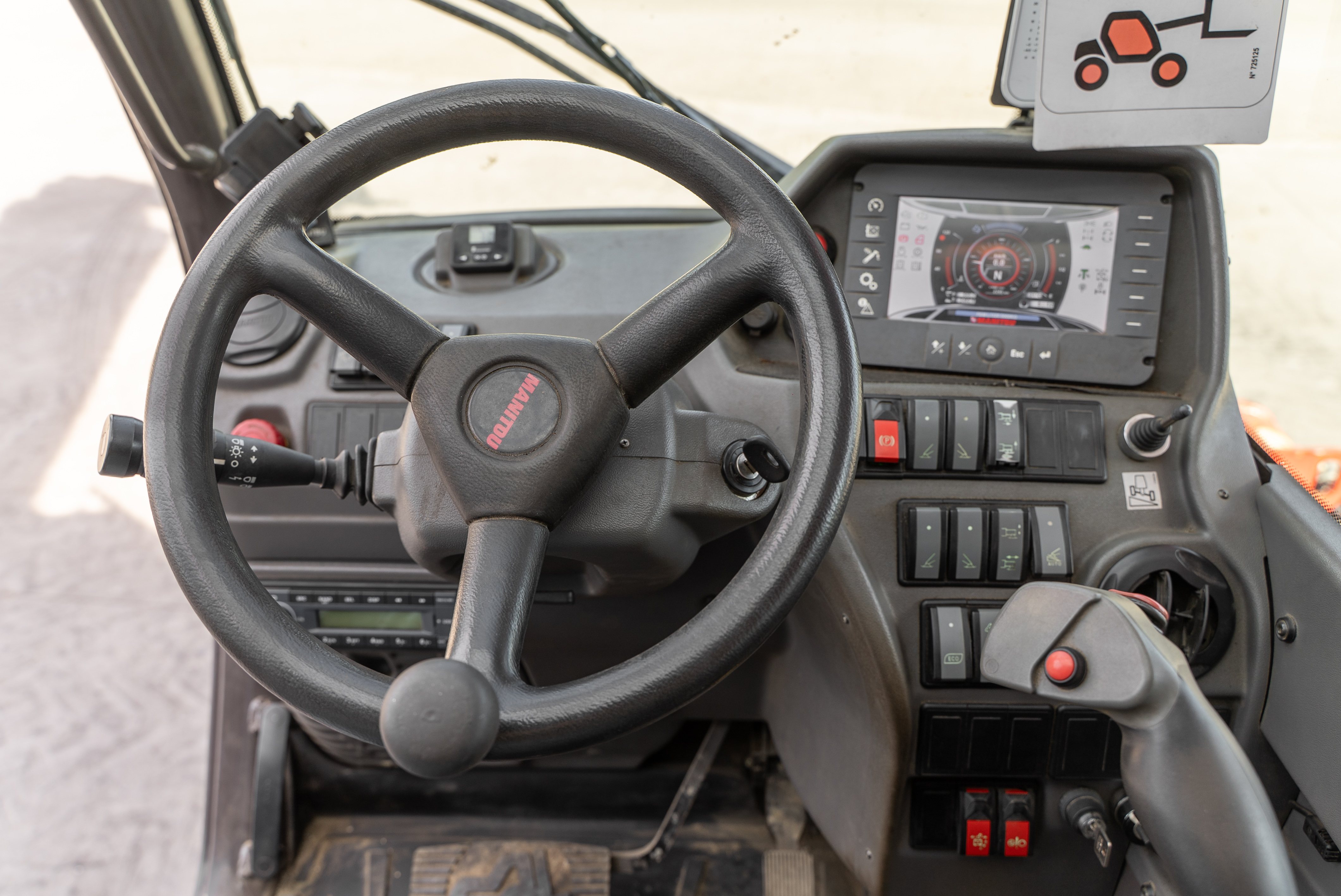 Manitou - Telehandlers - MRT 2550 PRIV+ ST4 S2 - Interior front