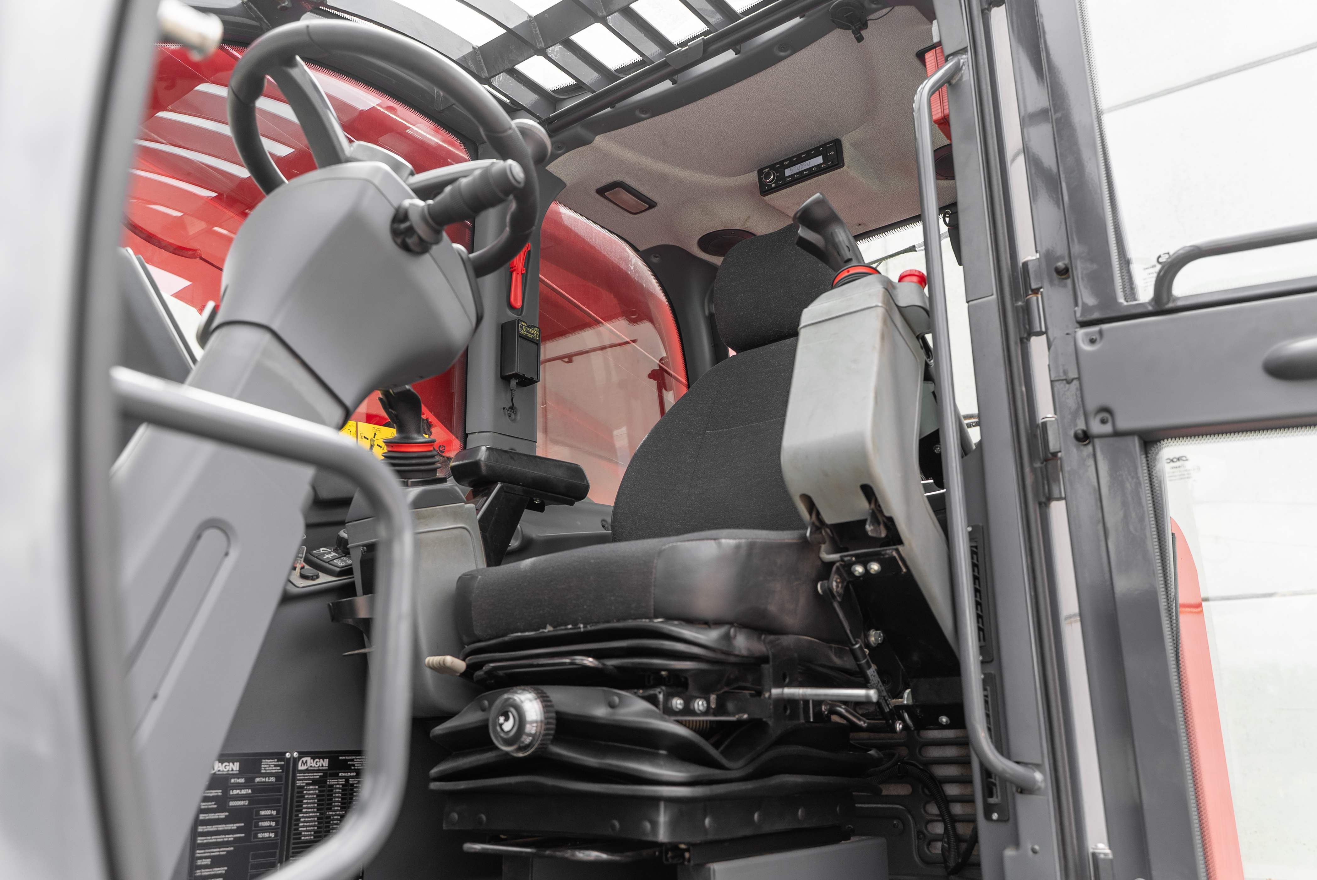 RTH 6.25 - Interior back