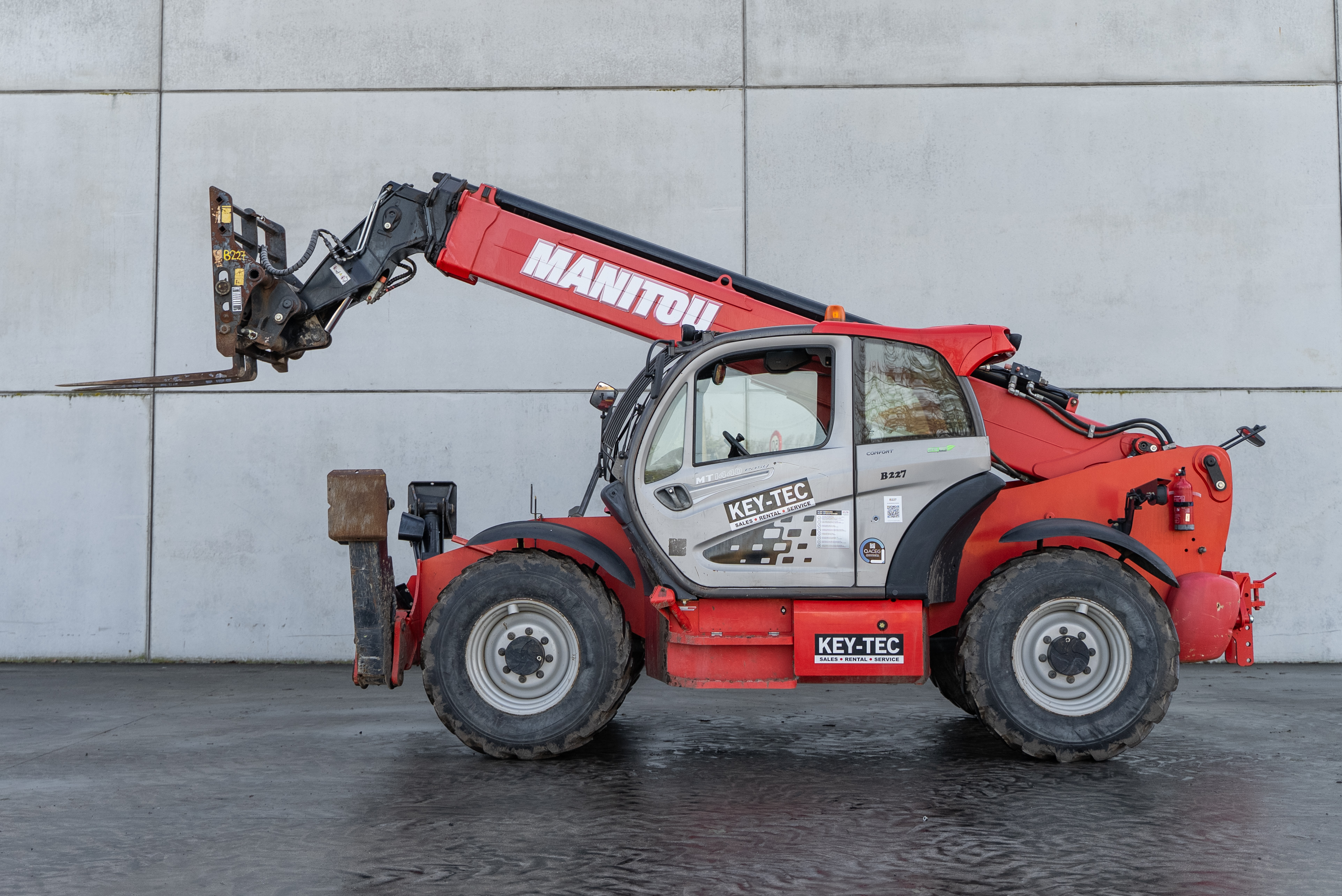 Manitou - Verreikers - MT 1440 EASY 75D ST3B S1 - Zijaanzicht