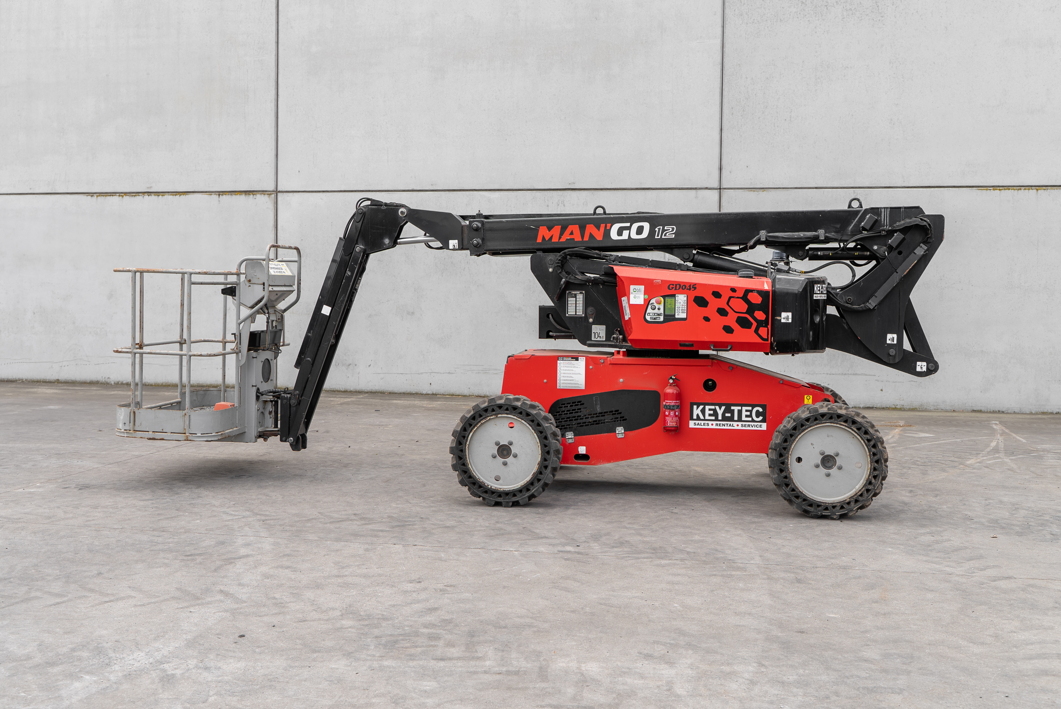 Manitou - Hoogwerkers - MAN GO 12 - Zijaanzicht