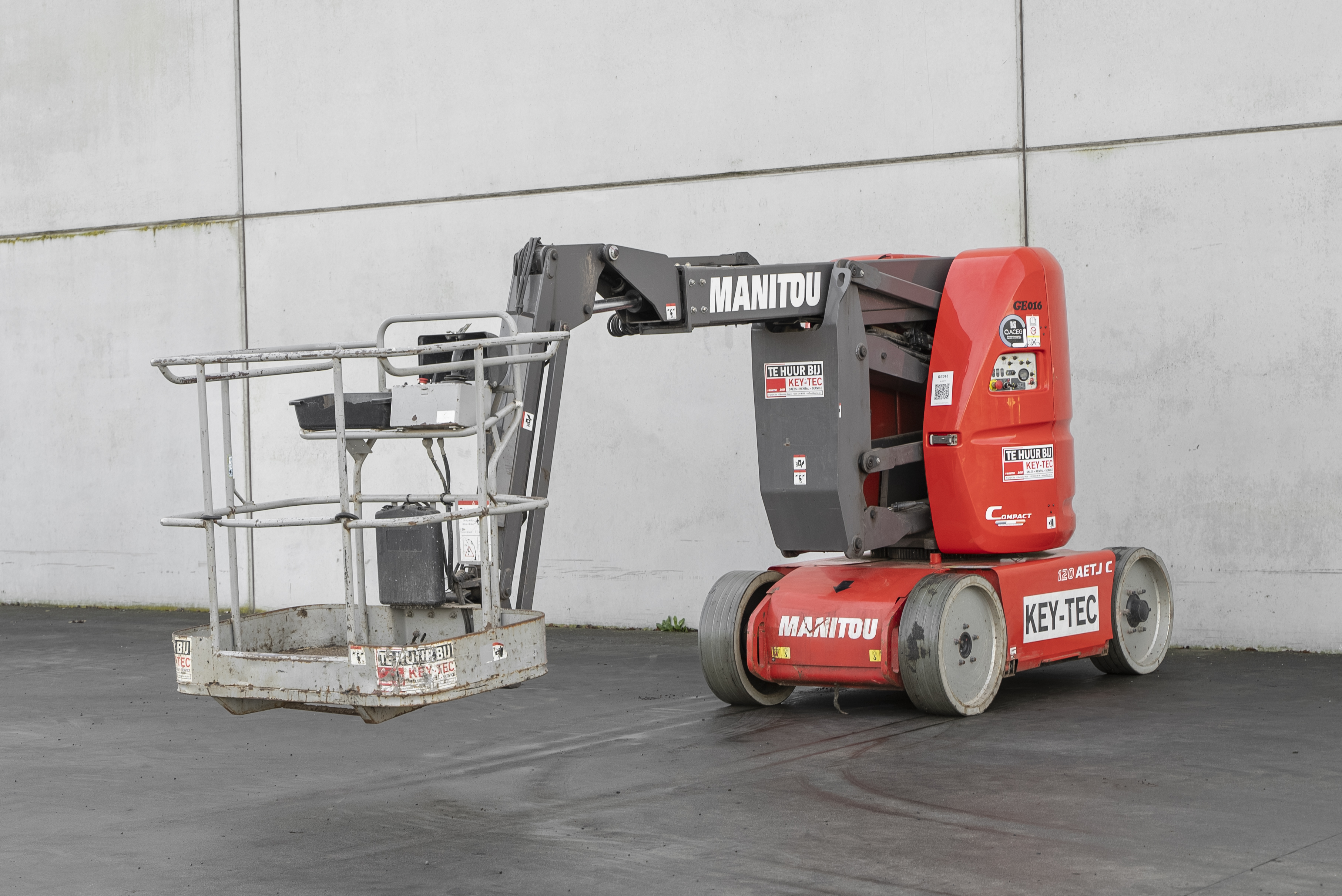 AETJ 120 COMPACT 2 - Front left