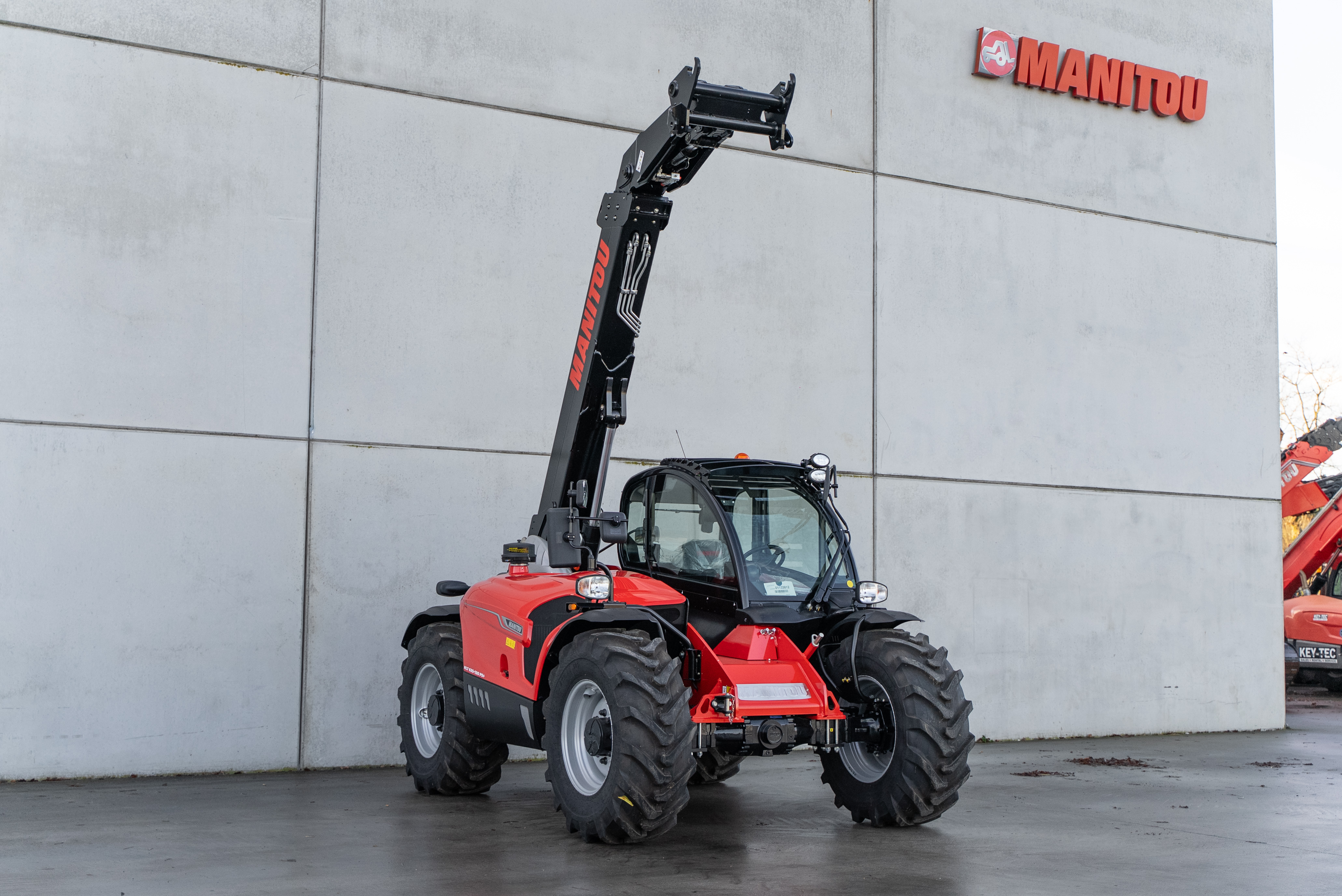 MLT 635 130 PS D ST5 S1 - Front right