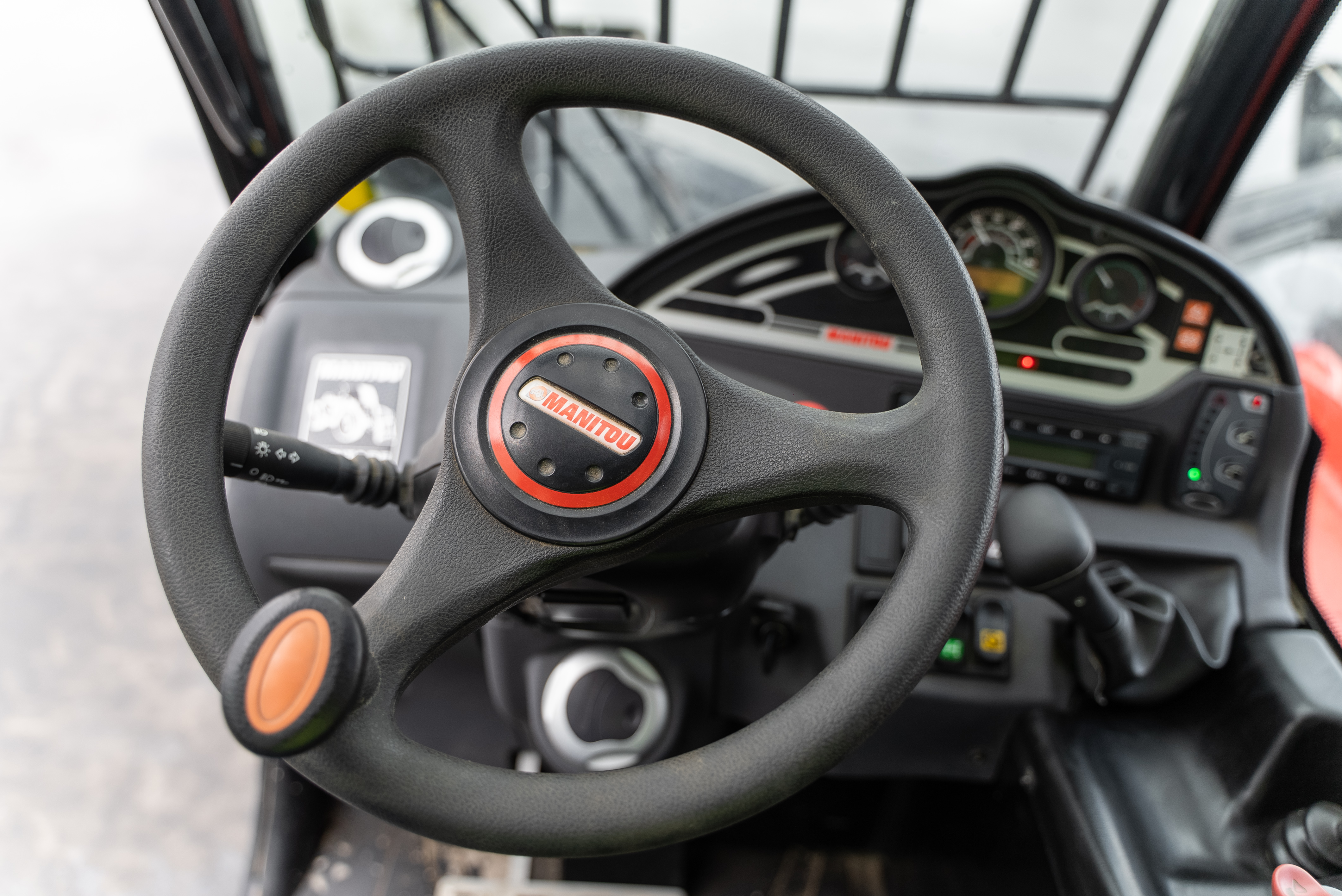 Manitou - Telehandlers - MT 1033 EASY 75D ST5 S1 - Interior front