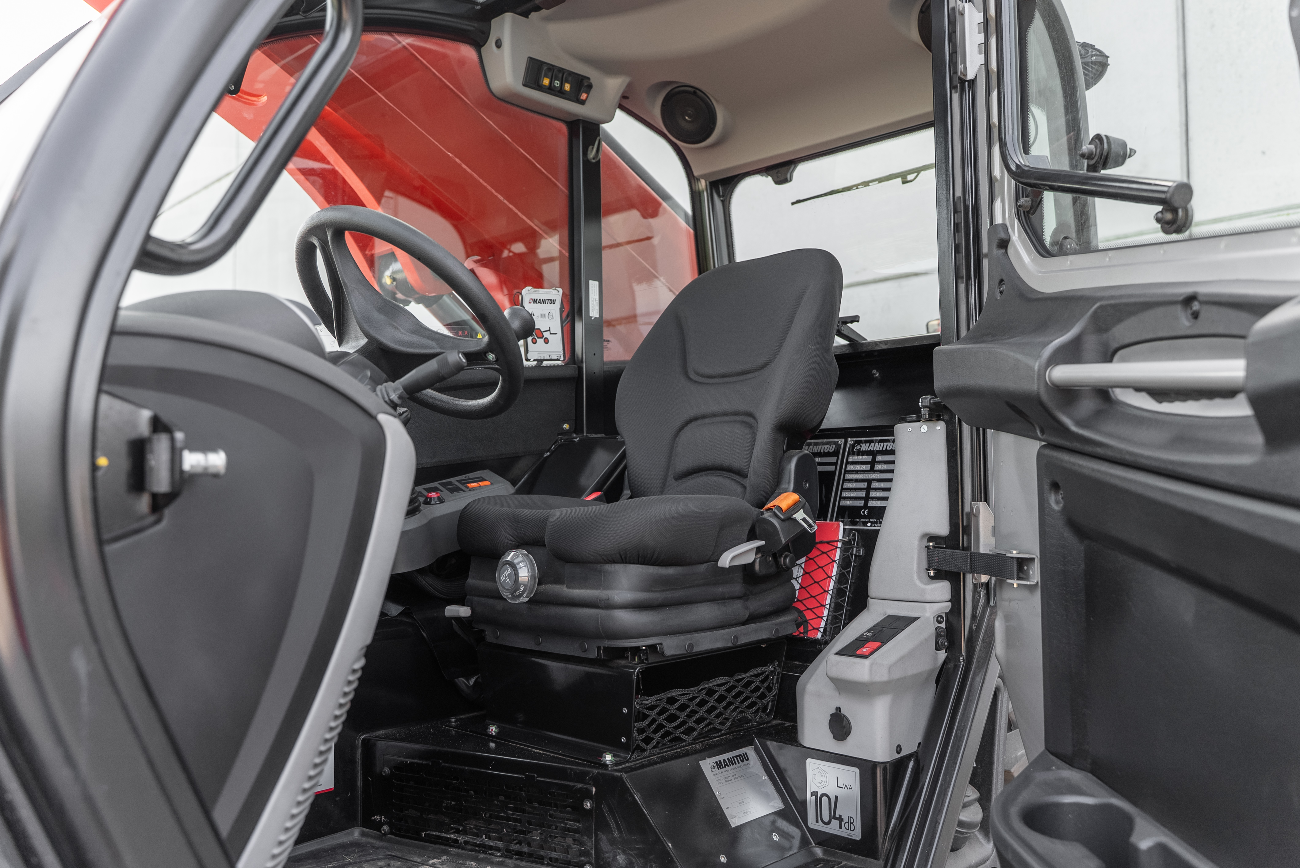 Manitou - Telehandlers - MT 935 75D ST5 S1 - Interior back