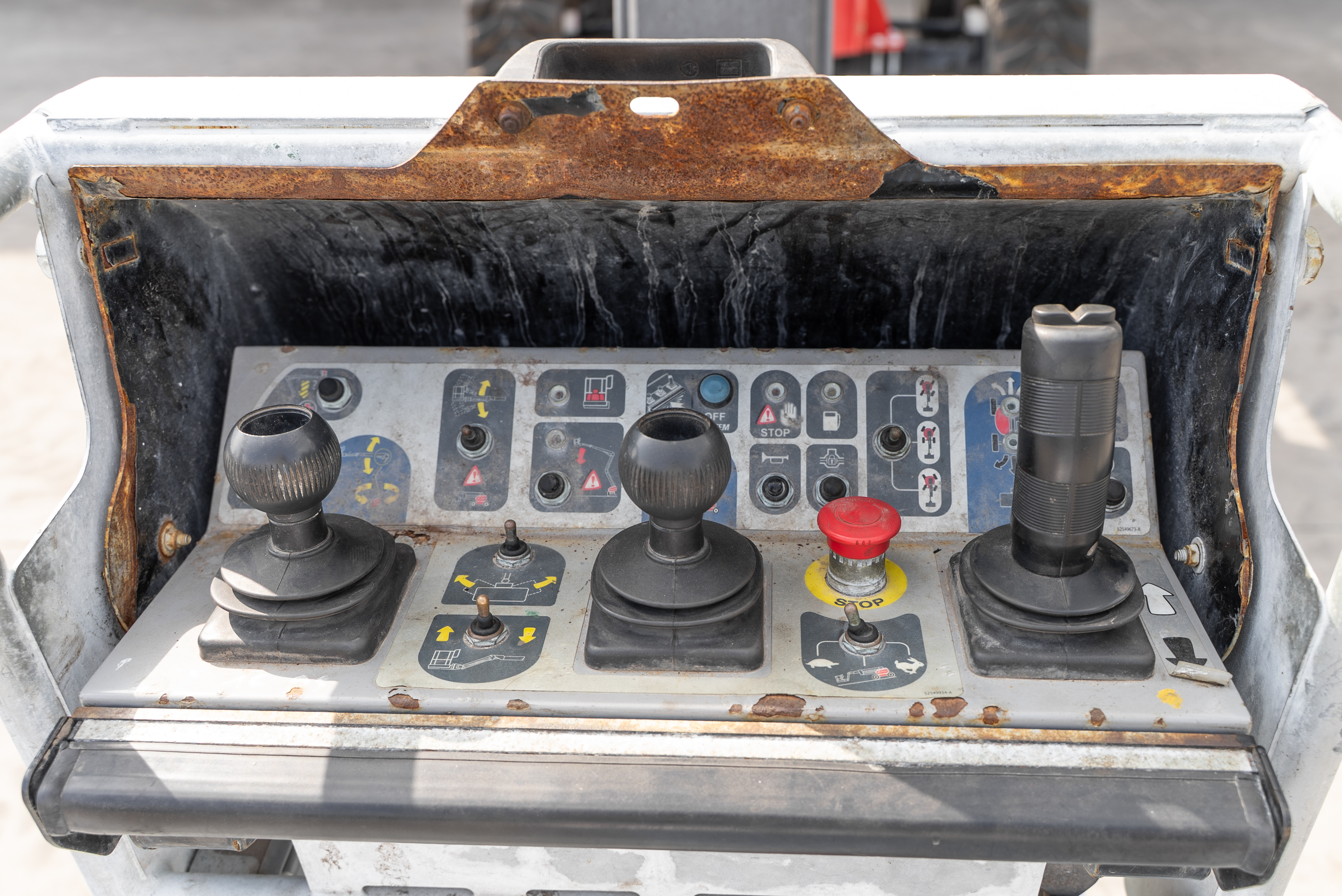 ATJ 200 RC - Interior front