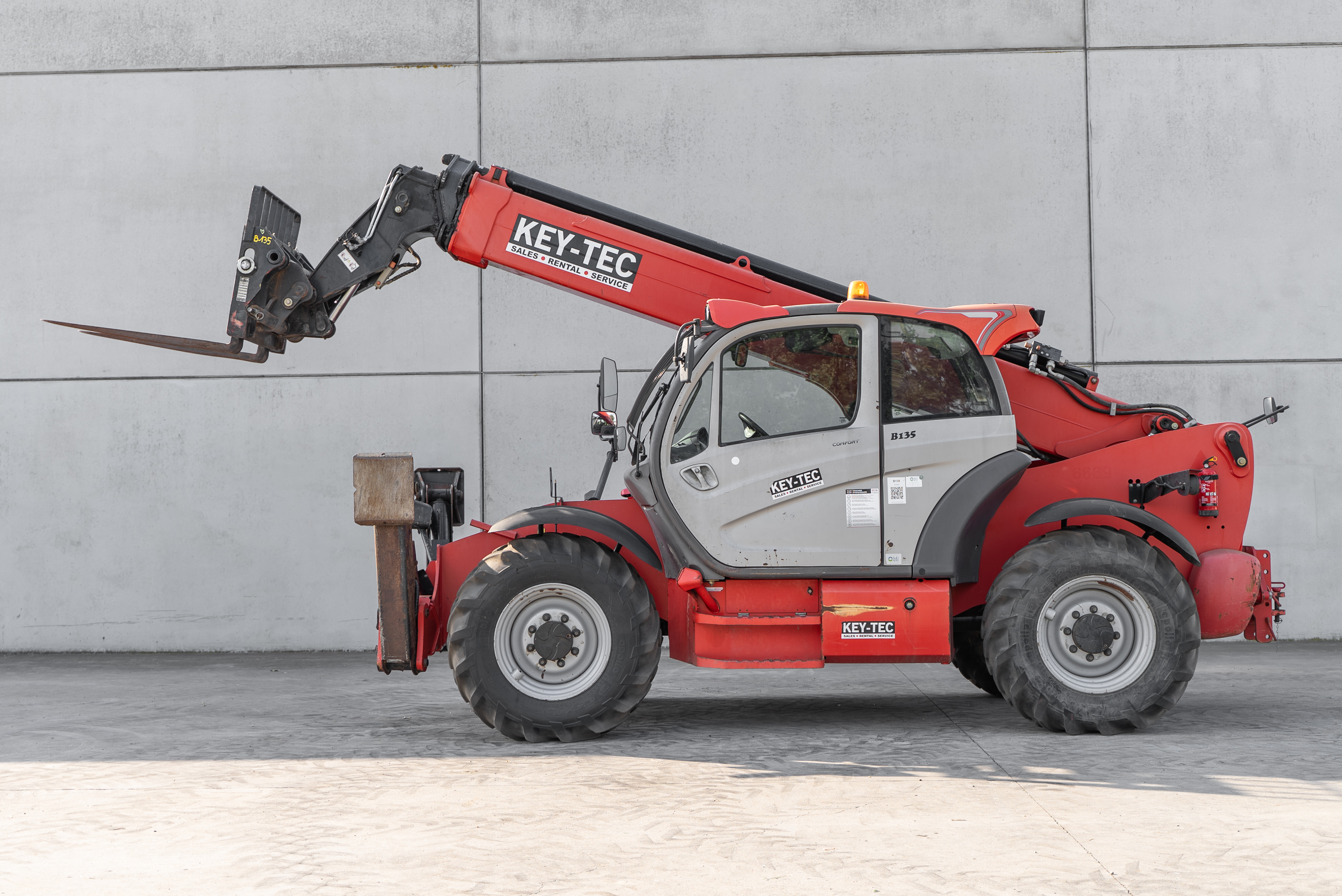 Manitou - Verreikers - MT 1440 100P ST3B S2 - Zijaanzicht